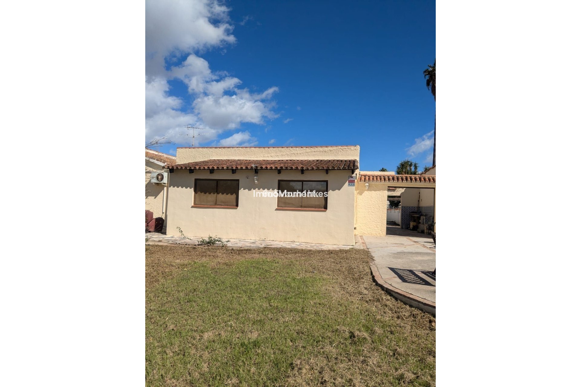 Resale - Villa - Inland  - Alhaurín el Grande Centro