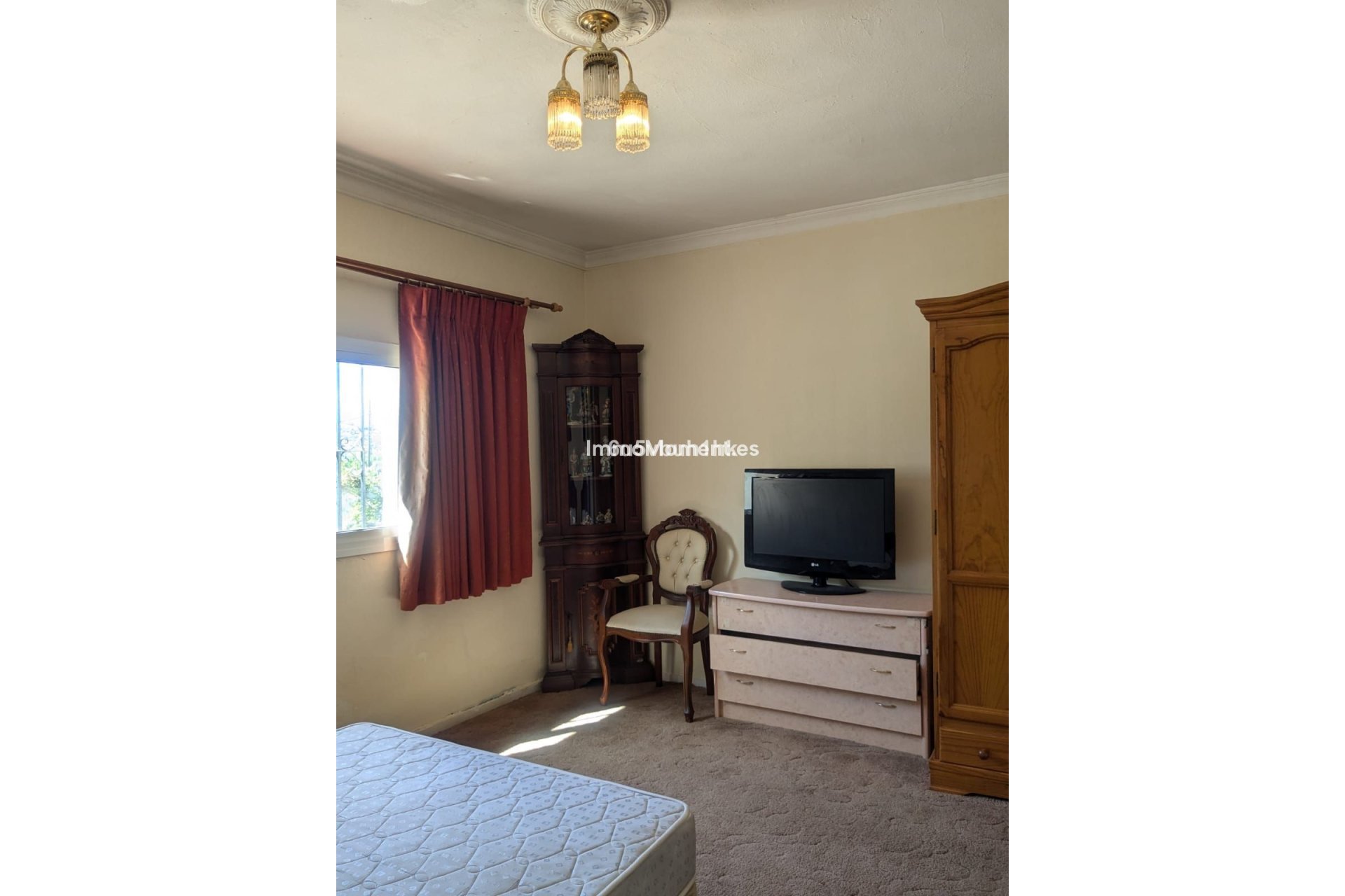 Resale - Villa - Inland  - Alhaurín el Grande Centro