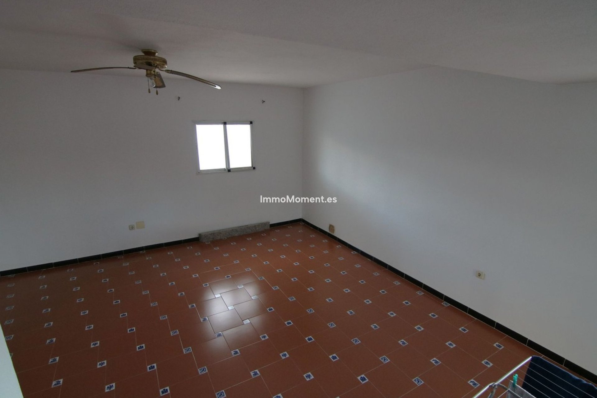 Resale - Villa - Inland  - Alhaurín el Grande Centro