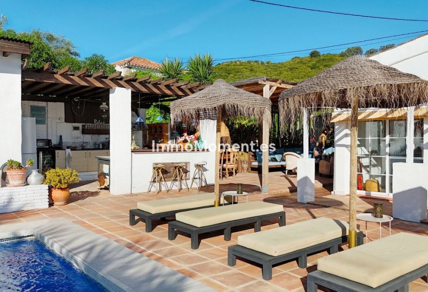 Resale - Villa - Inland  - Alhaurín el Grande Centro