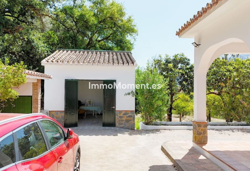 Resale - Villa - Inland  - Alhaurín el Grande Centro
