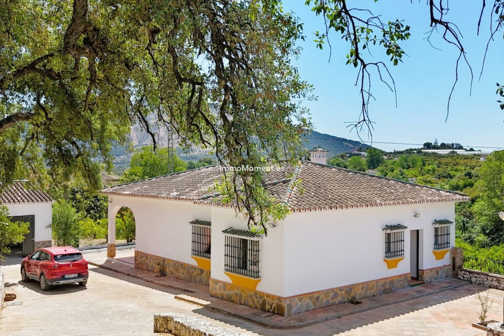 Resale - Villa - Inland  - Alhaurín el Grande Centro