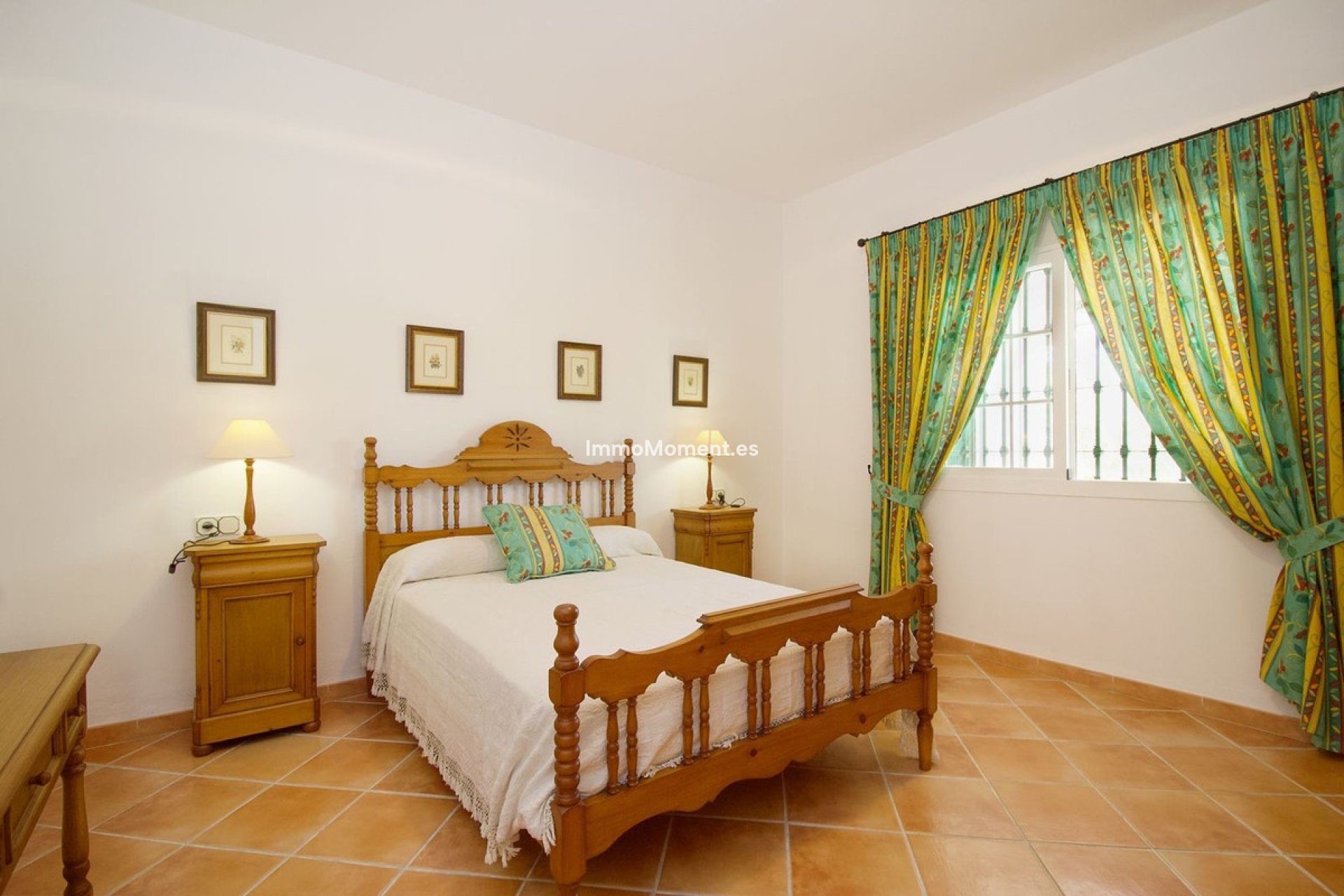 Resale - Villa - Inland  - Alhaurín el Grande Centro