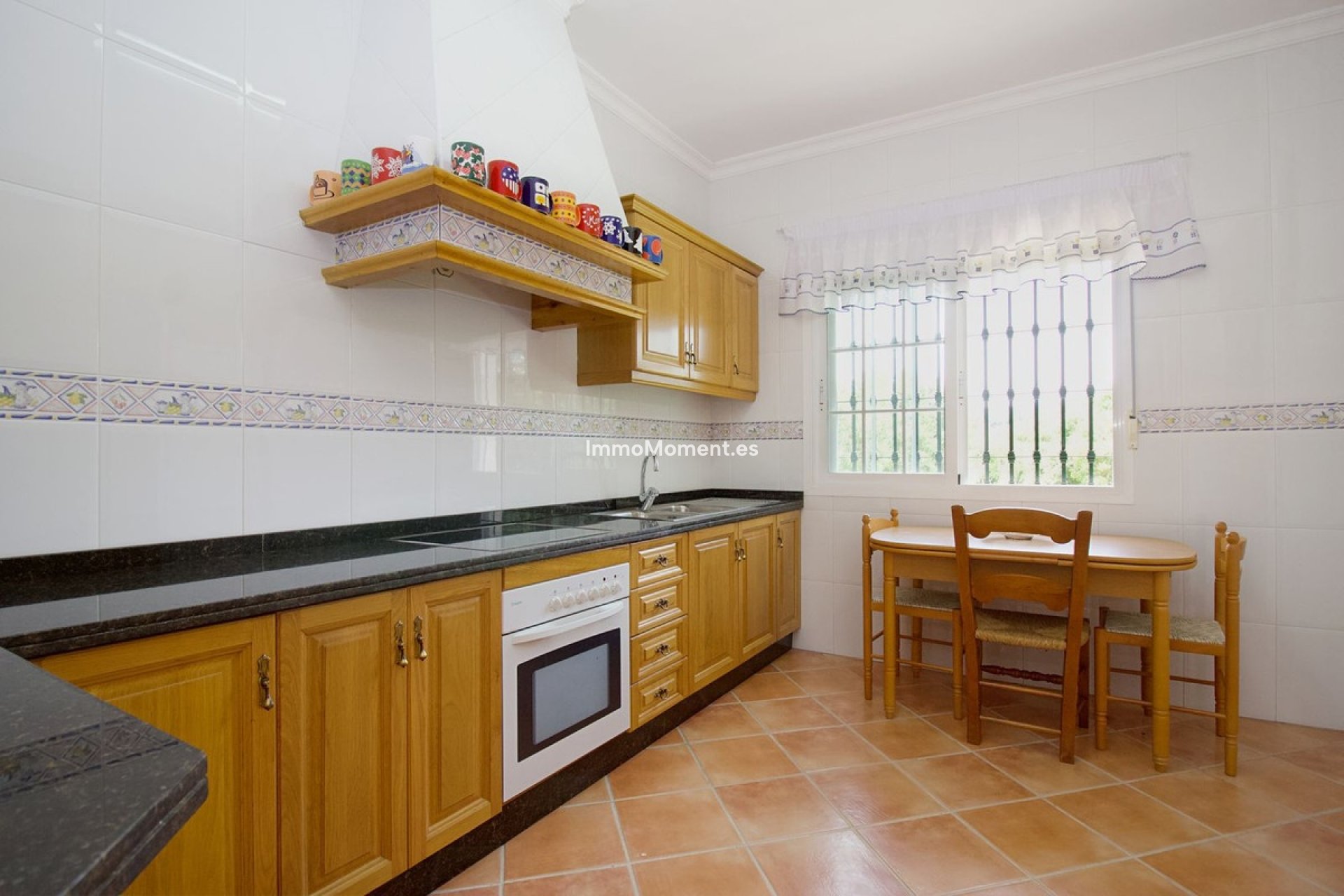 Resale - Villa - Inland  - Alhaurín el Grande Centro