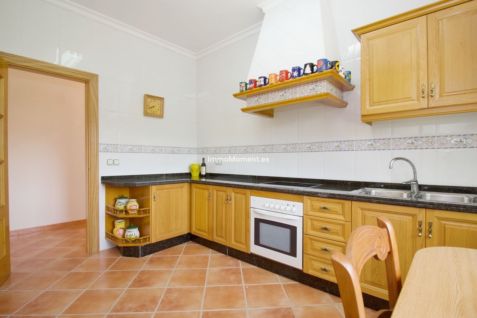 Resale - Villa - Inland  - Alhaurín el Grande Centro