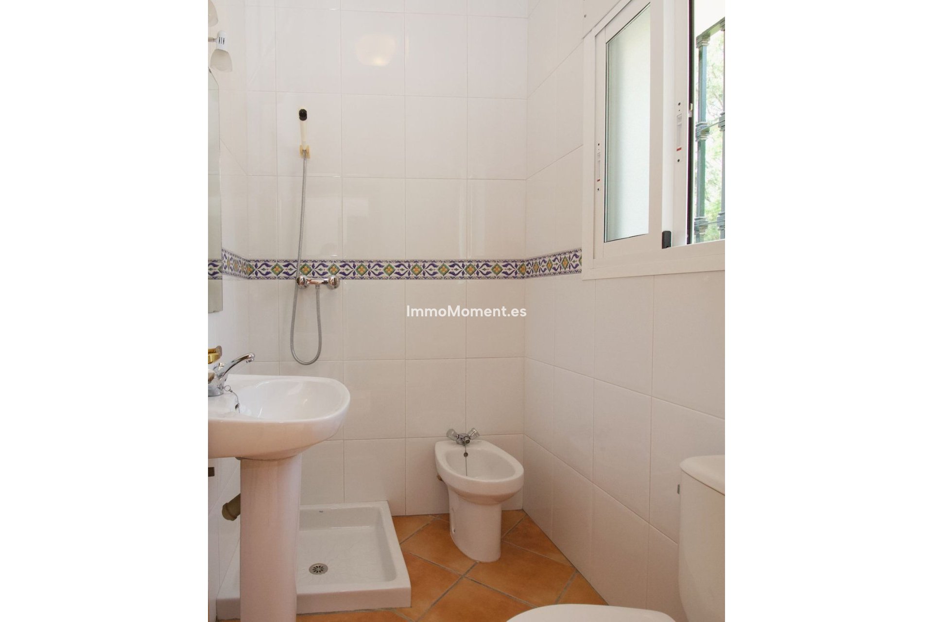 Resale - Villa - Inland  - Alhaurín el Grande Centro