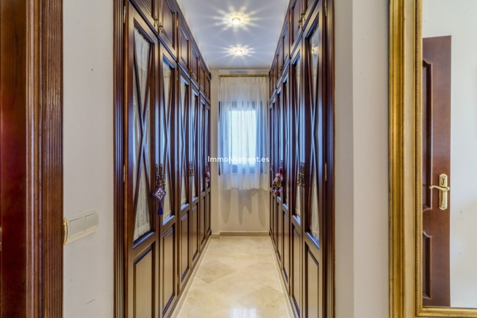 Resale - Villa - Inland  - Alhaurín el Grande Centro