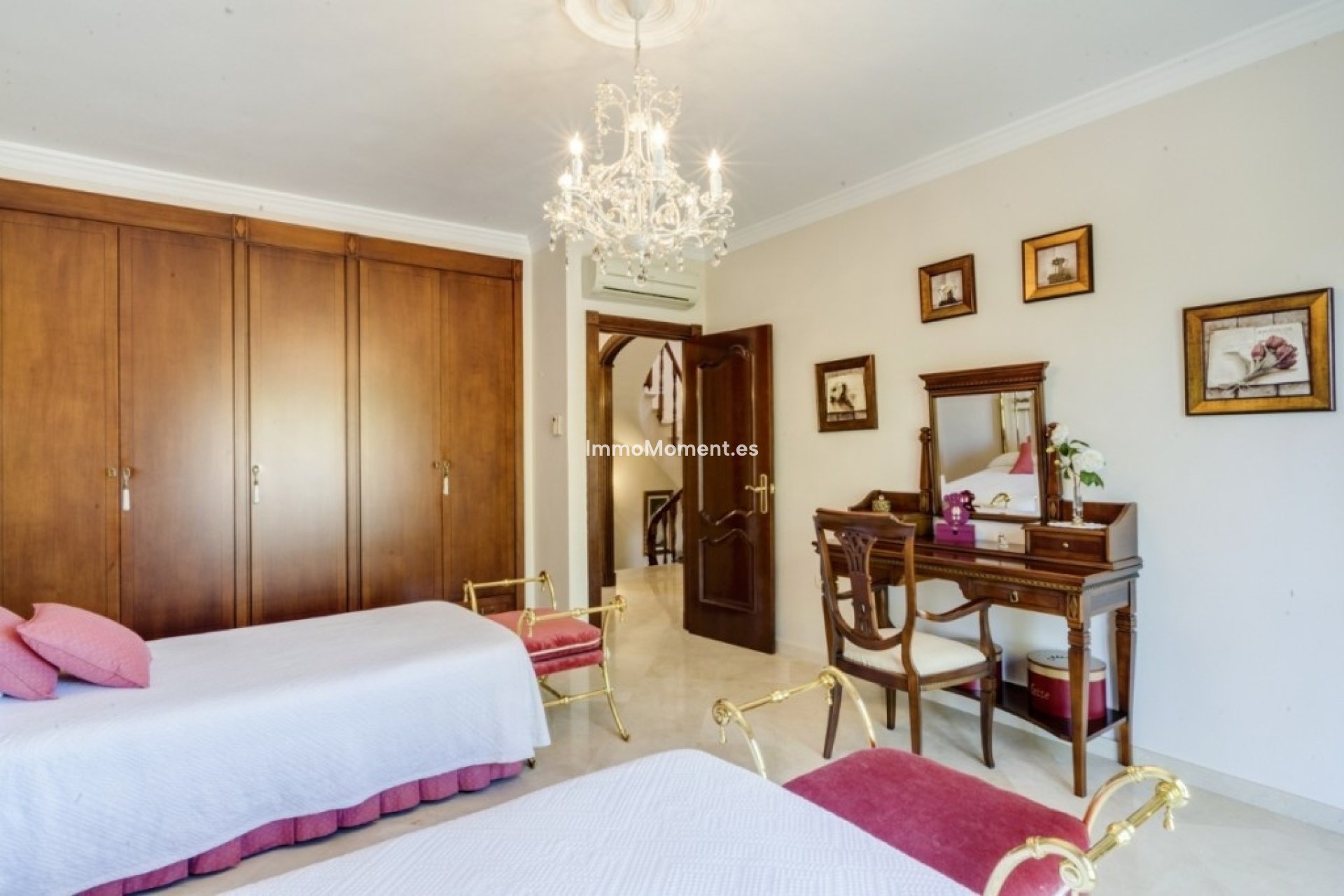 Resale - Villa - Inland  - Alhaurín el Grande Centro