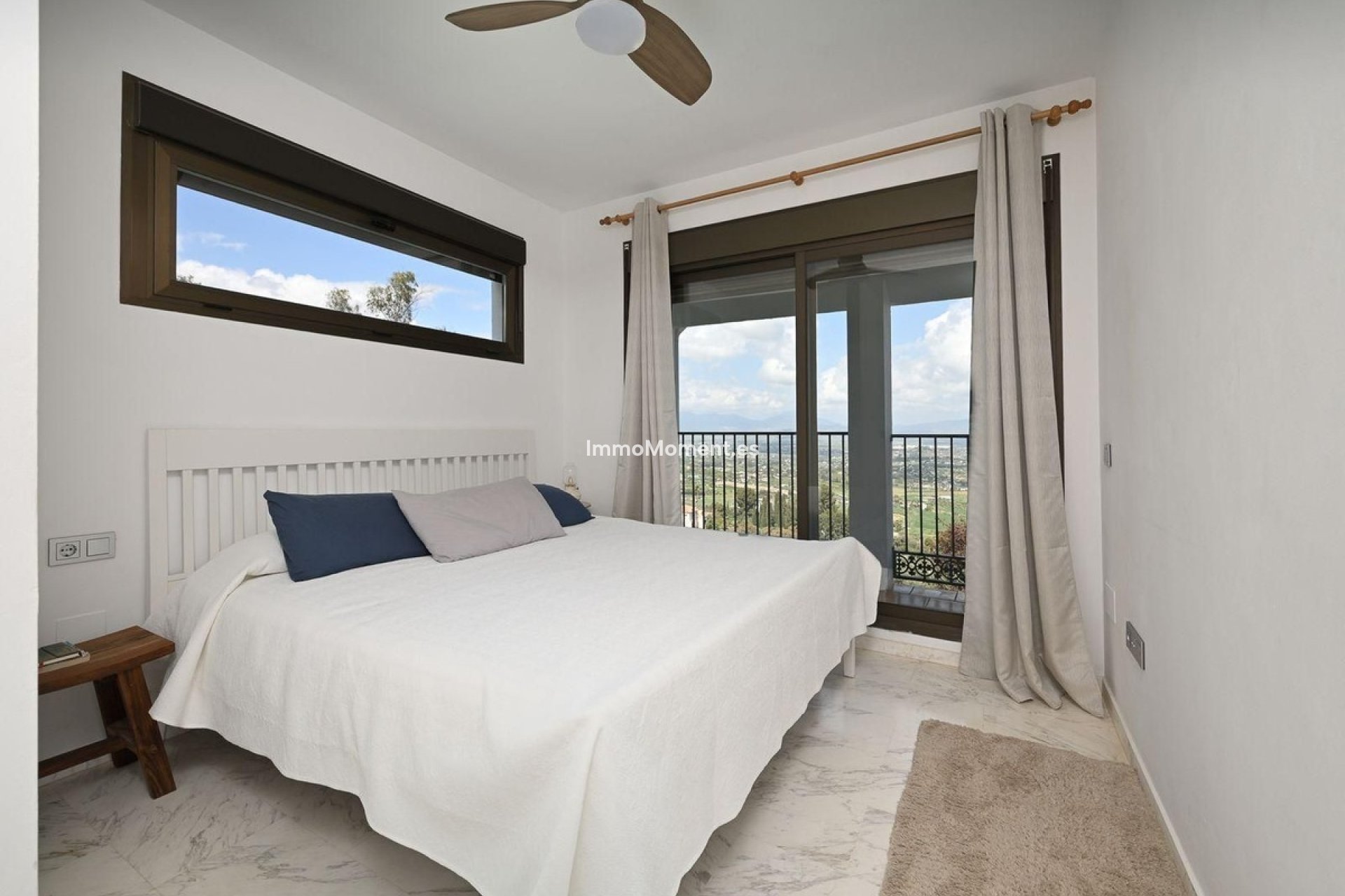 Resale - Villa - Inland  - Alhaurín el Grande Centro