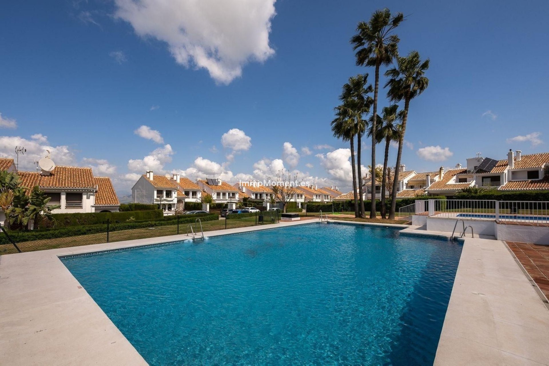 Resale - Villa - Inland  - Alhaurín el Grande Centro