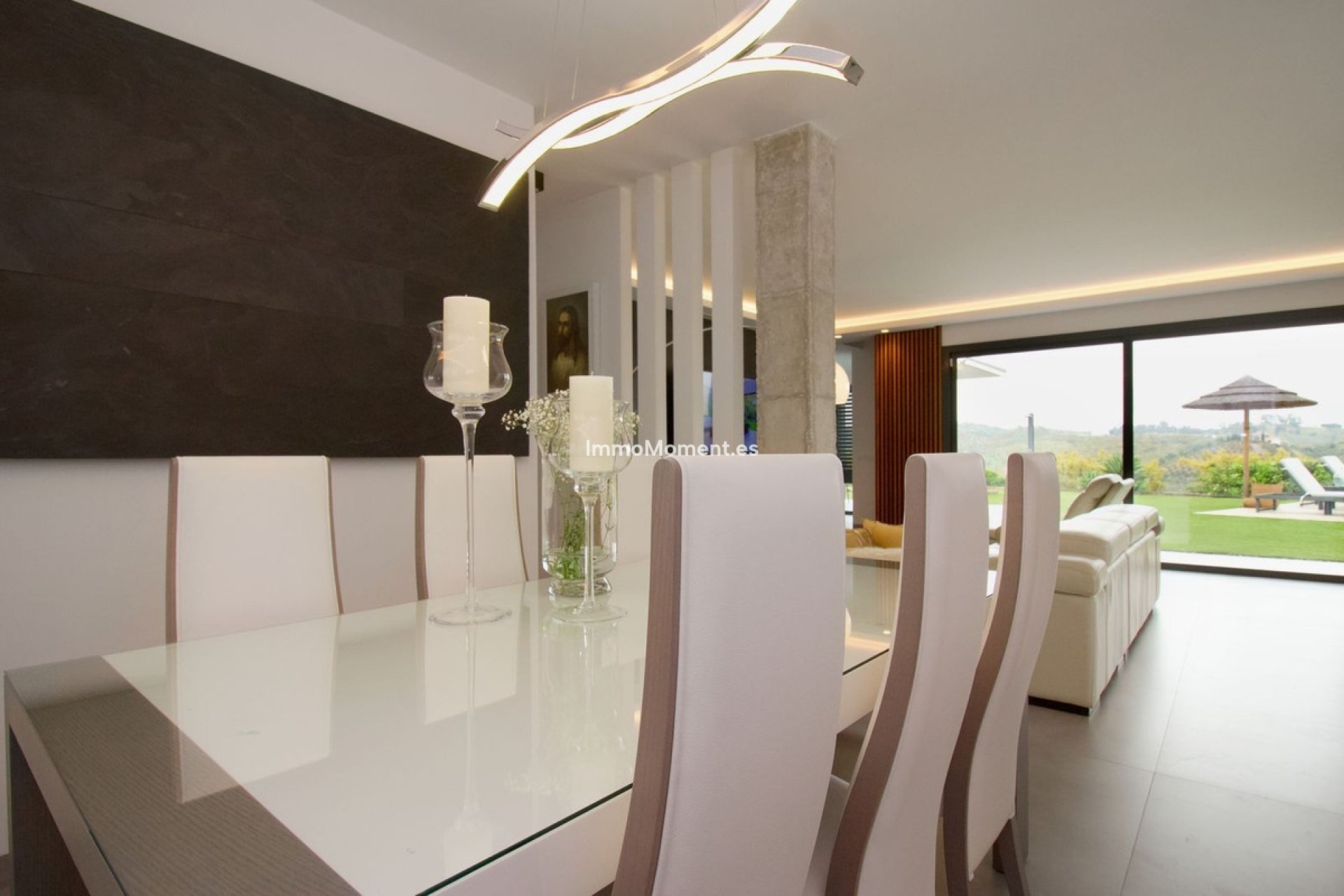 Resale - Villa - Inland  - Alhaurín el Grande Centro