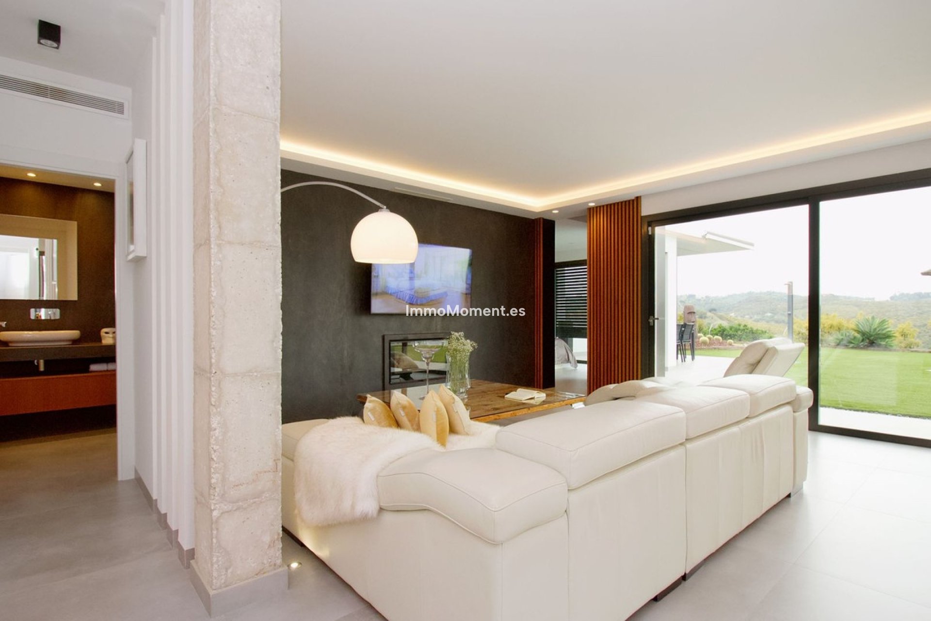 Resale - Villa - Inland  - Alhaurín el Grande Centro