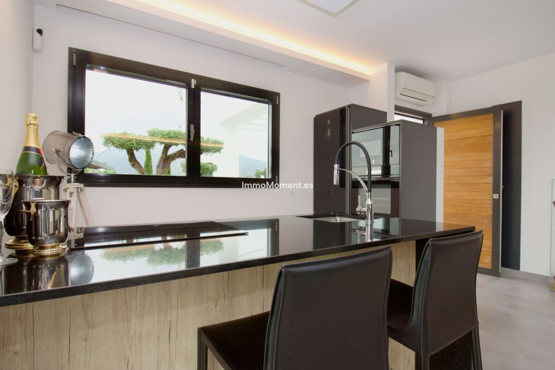 Resale - Villa - Inland  - Alhaurín el Grande Centro