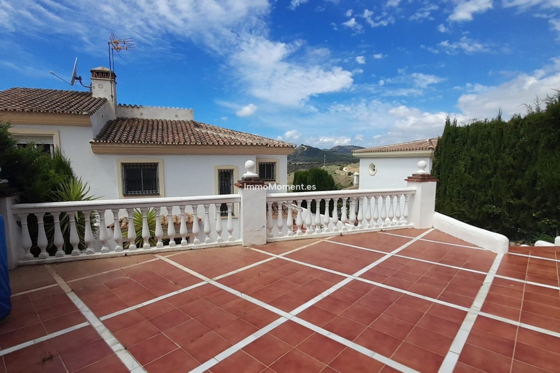 Resale - Villa - Inland  - Alhaurín Golf