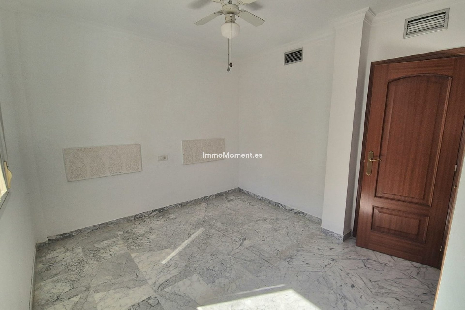 Resale - Villa - Inland  - Alhaurín Golf