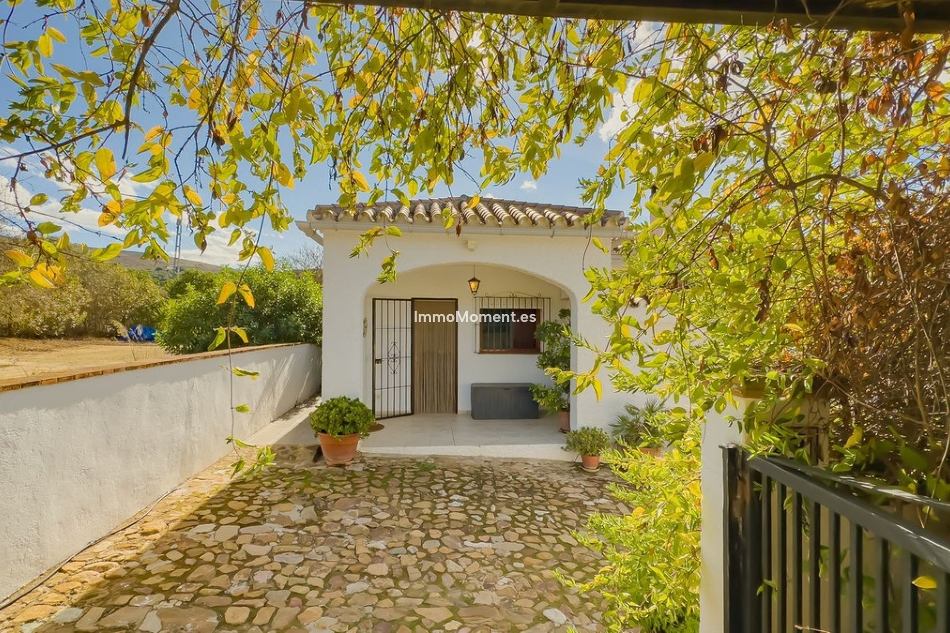 Resale - Villa - Inland  - Almogía