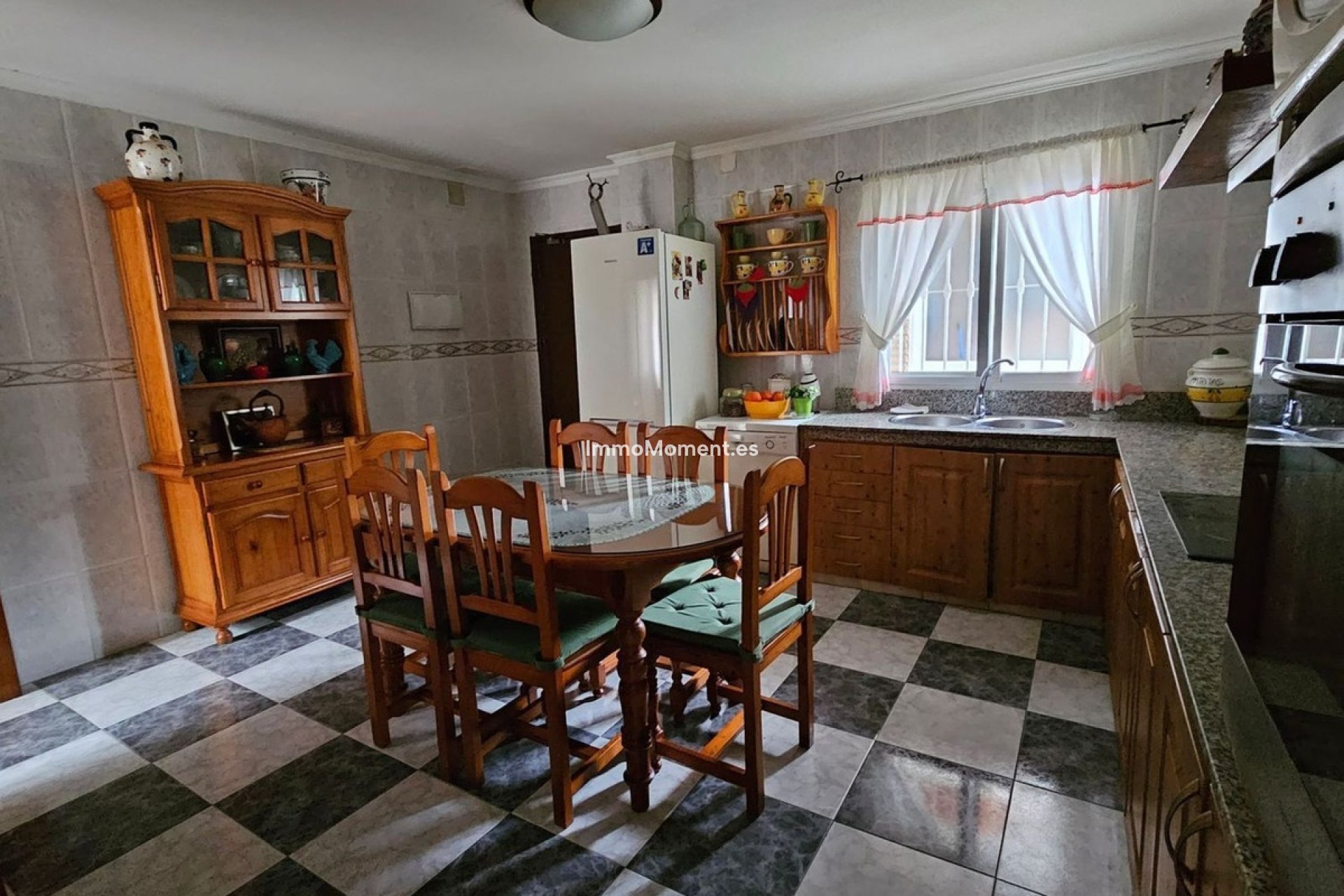 Resale - Villa - Inland  - Churriana