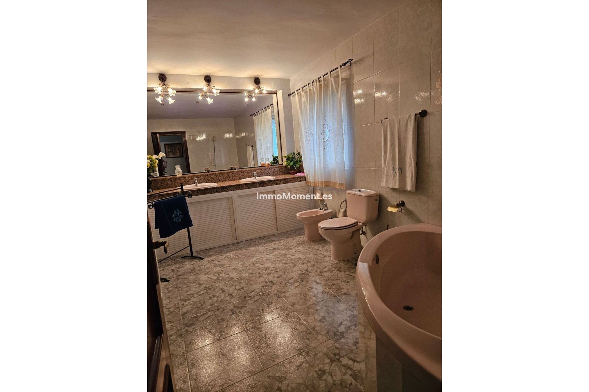 Resale - Villa - Inland  - Churriana