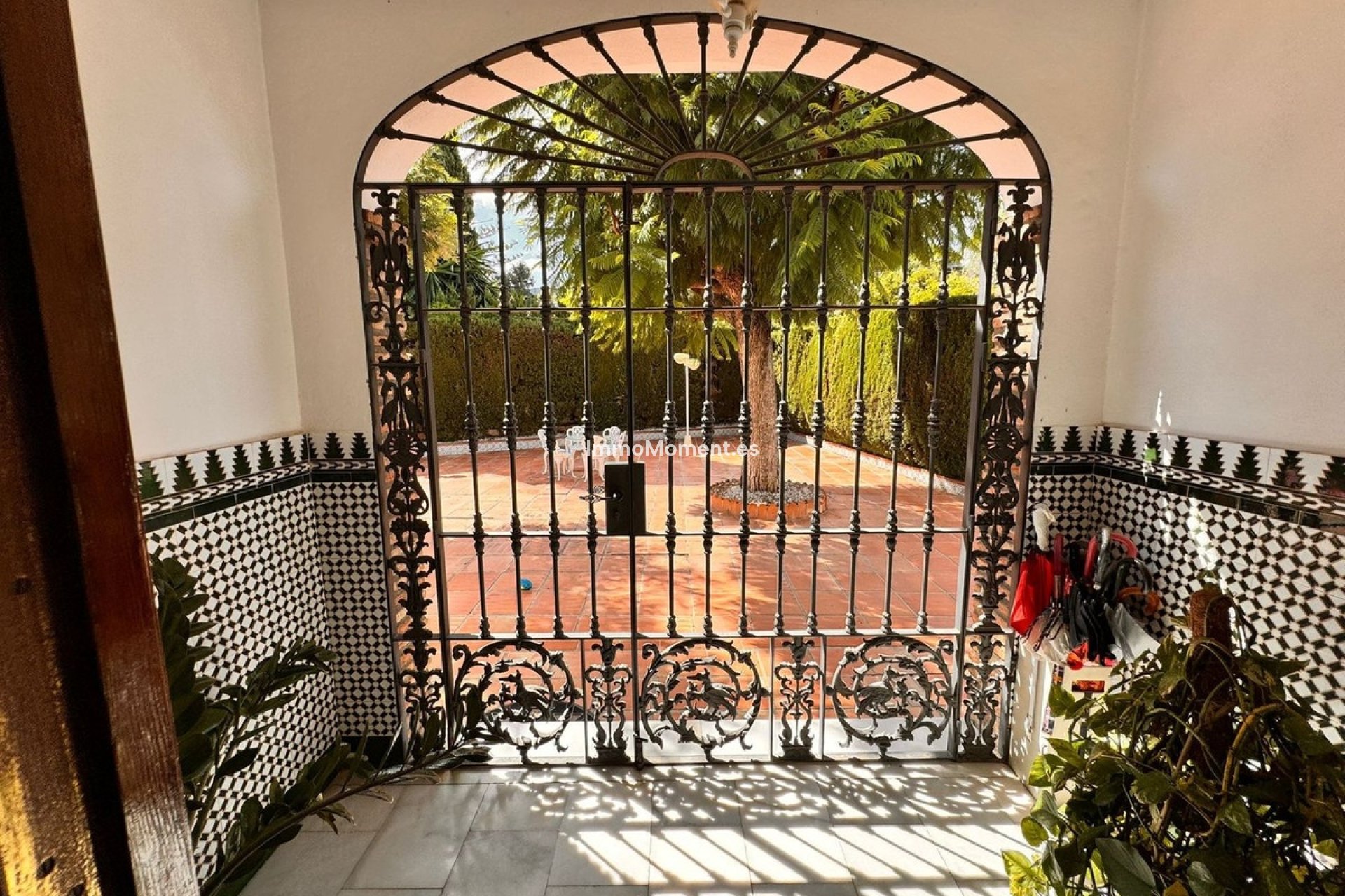 Resale - Villa - Inland  - Churriana