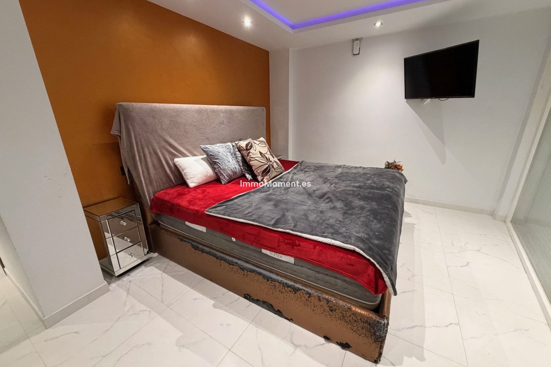 Resale - Villa - Inland  - Coín