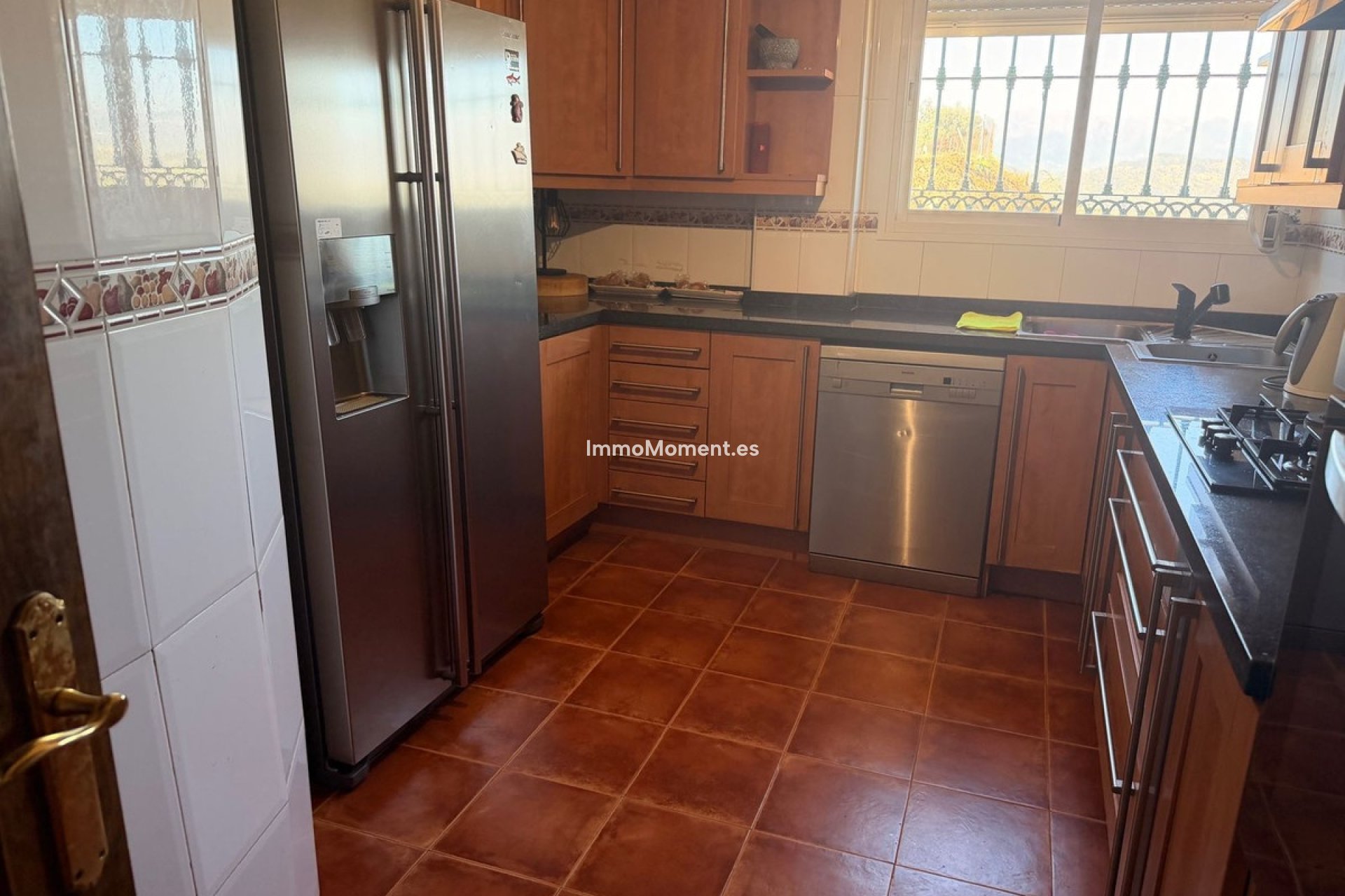 Resale - Villa - Inland  - Coín