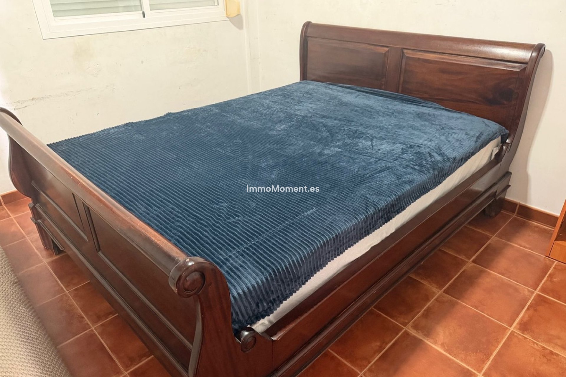 Resale - Villa - Inland  - Coín