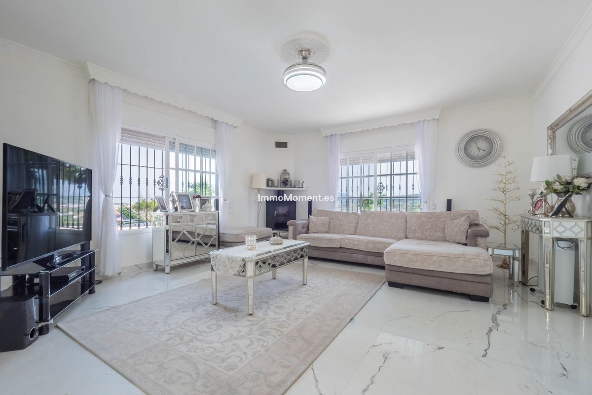 Resale - Villa - Inland  - Coín