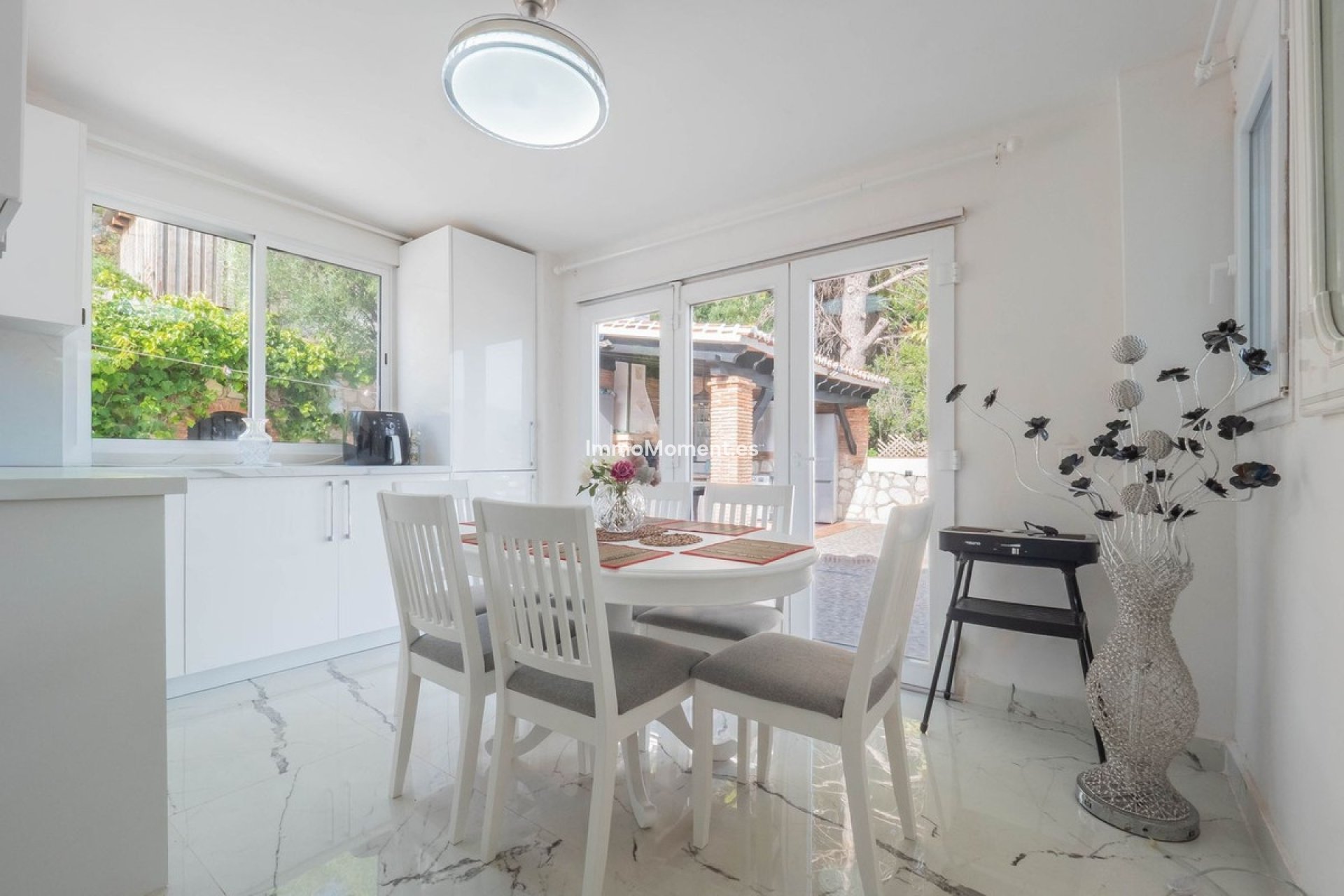 Resale - Villa - Inland  - Coín