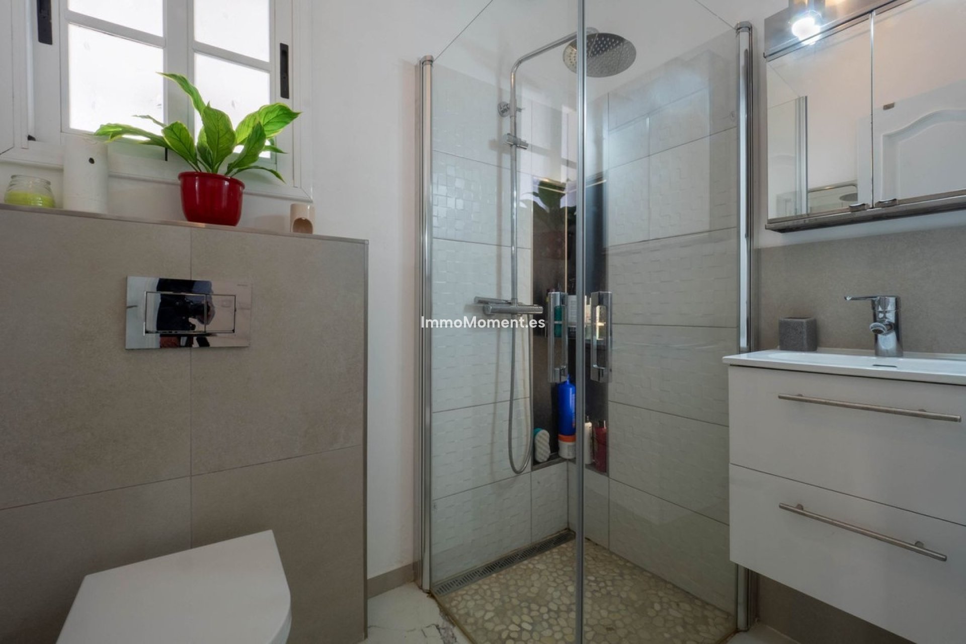 Resale - Villa - Inland  - Coín