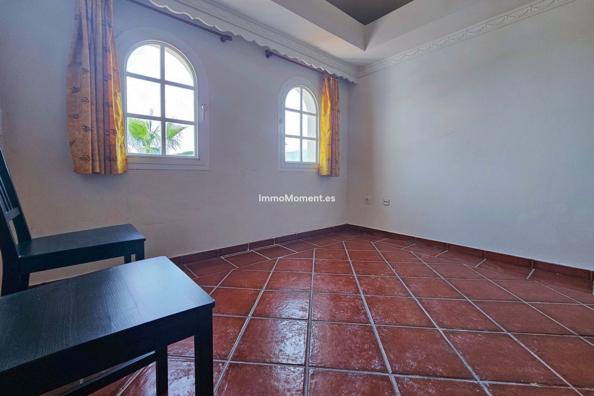 Resale - Villa - Inland  - Coín