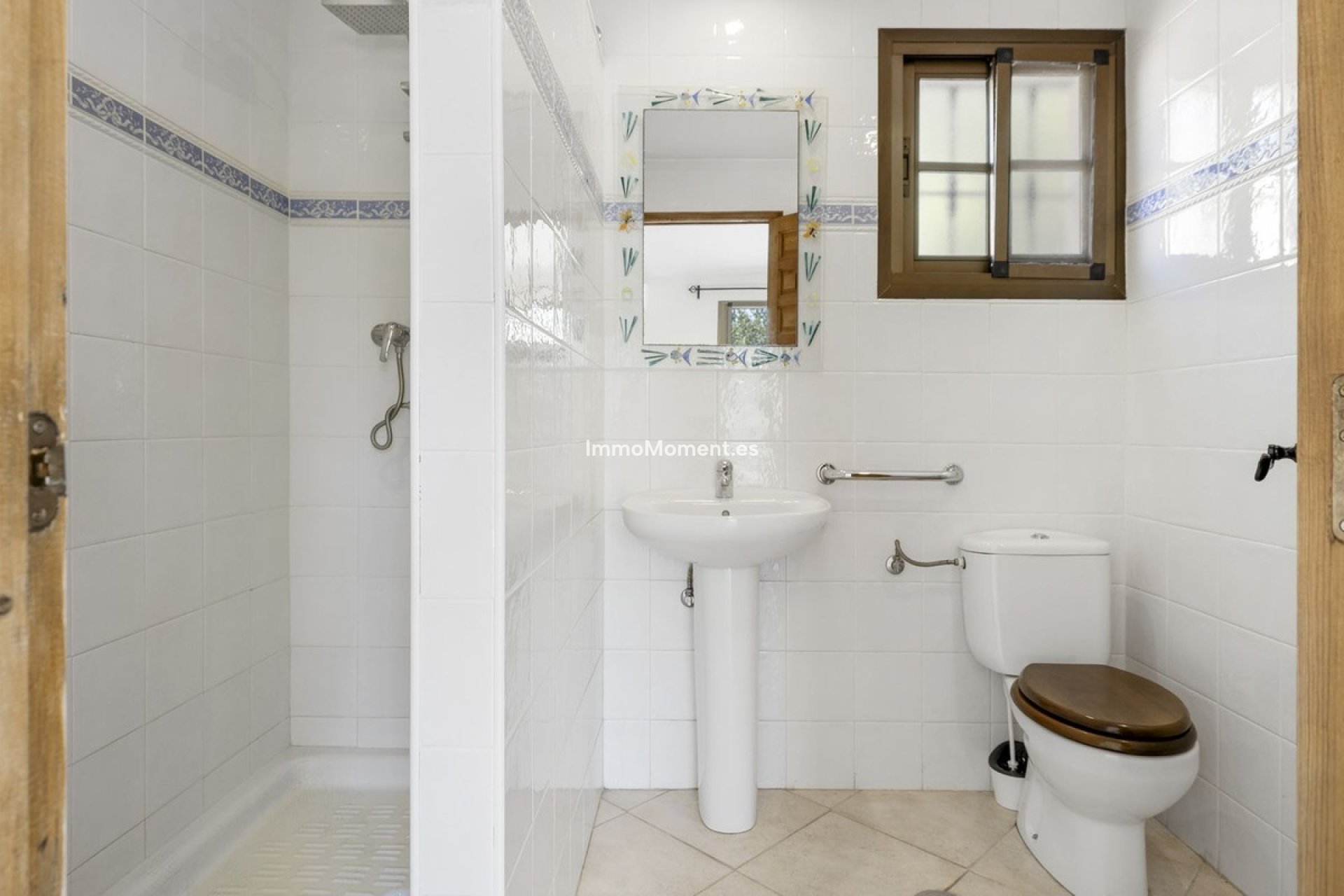 Resale - Villa - Inland  - Coín