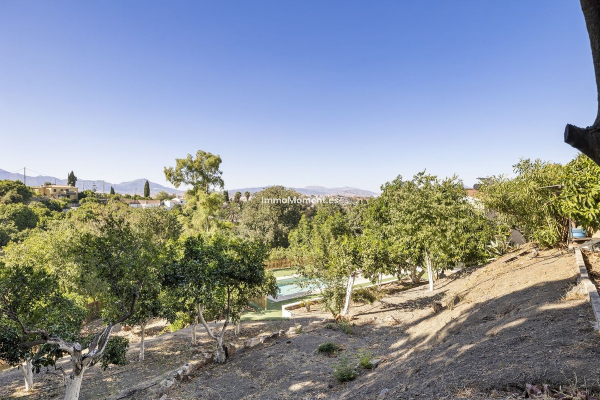 Resale - Villa - Inland  - Coín