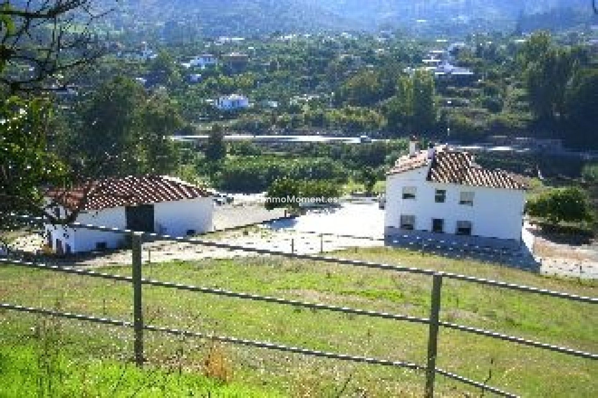 Resale - Villa - Inland  - Coín