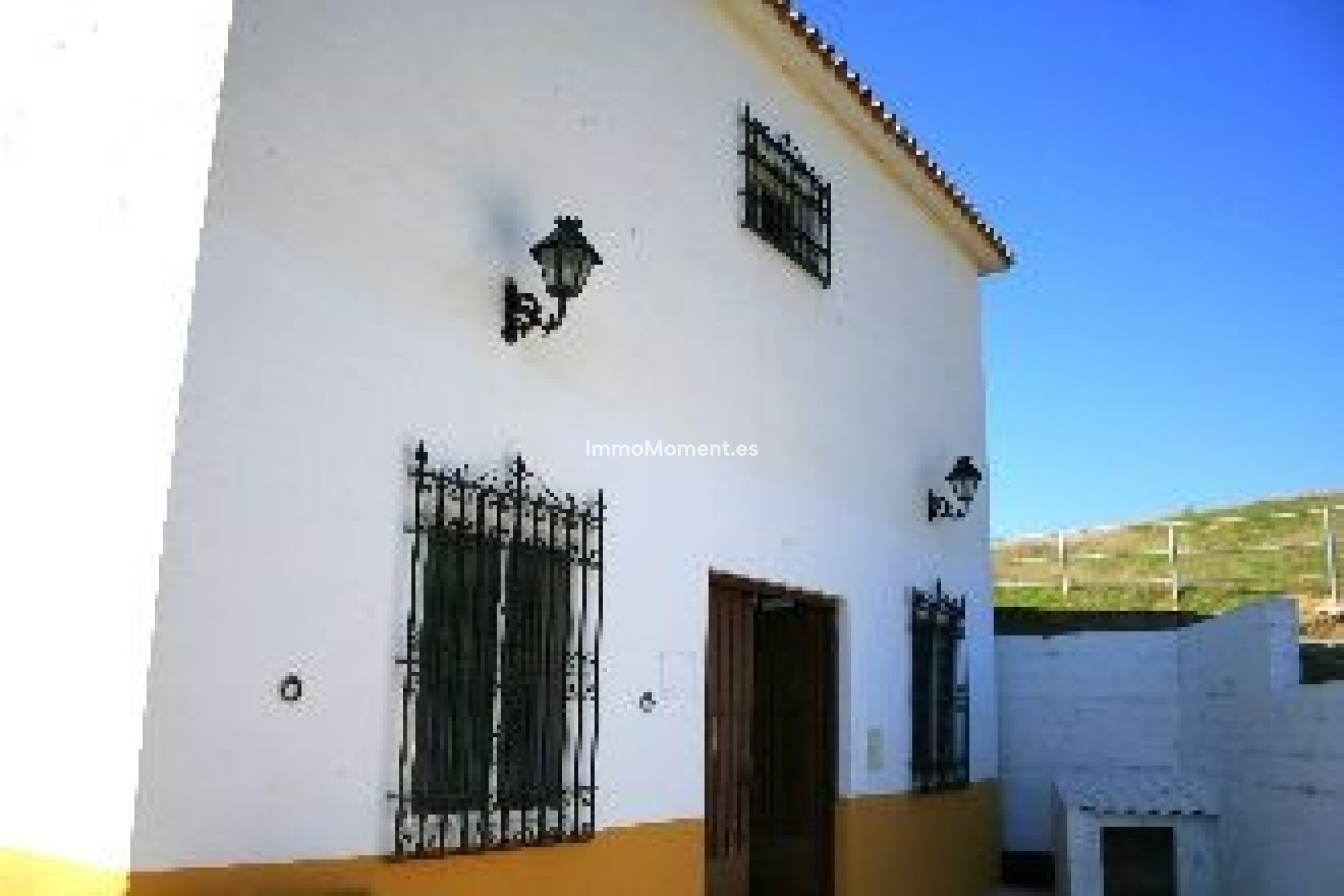 Resale - Villa - Inland  - Coín