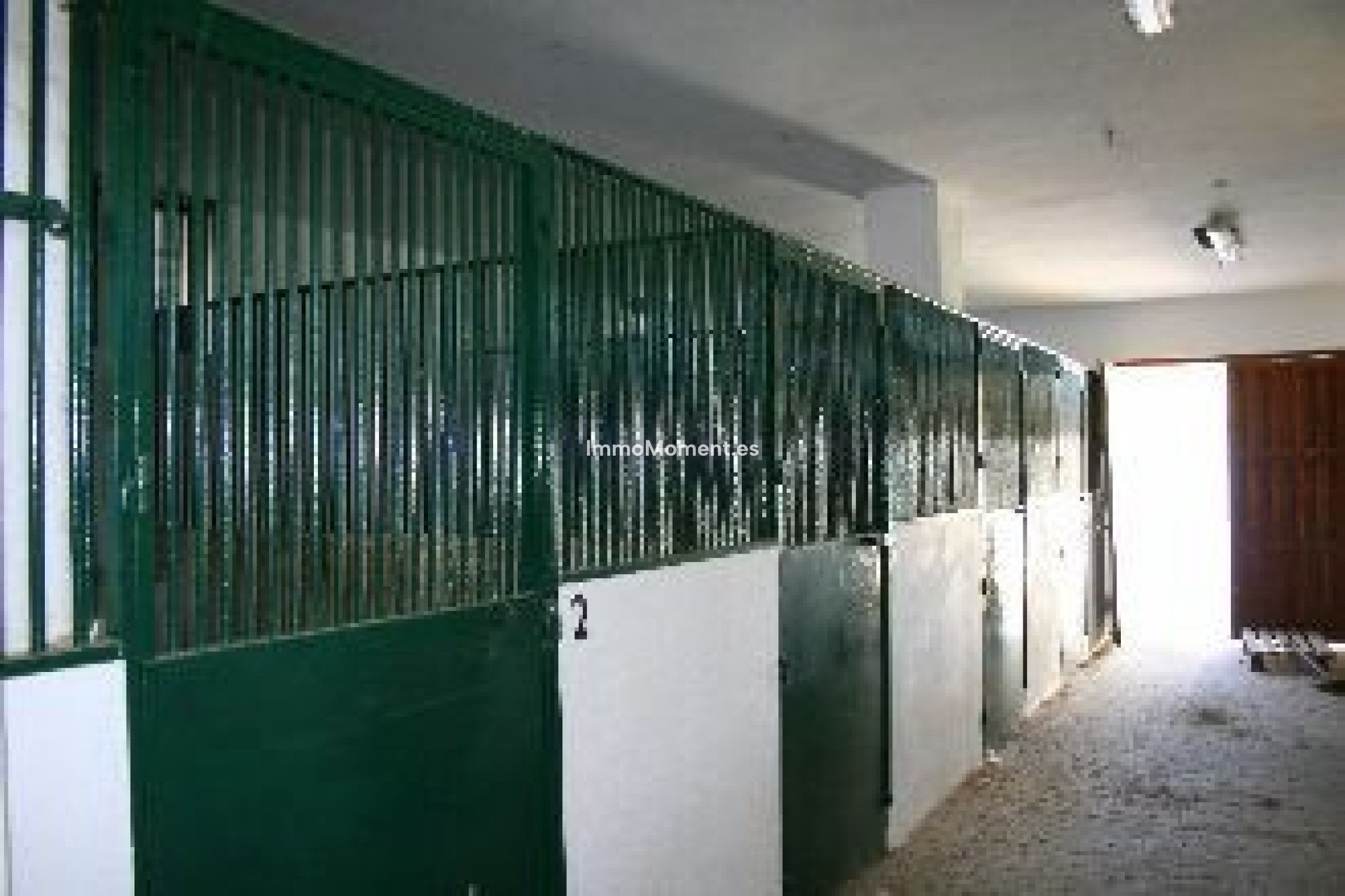 Resale - Villa - Inland  - Coín