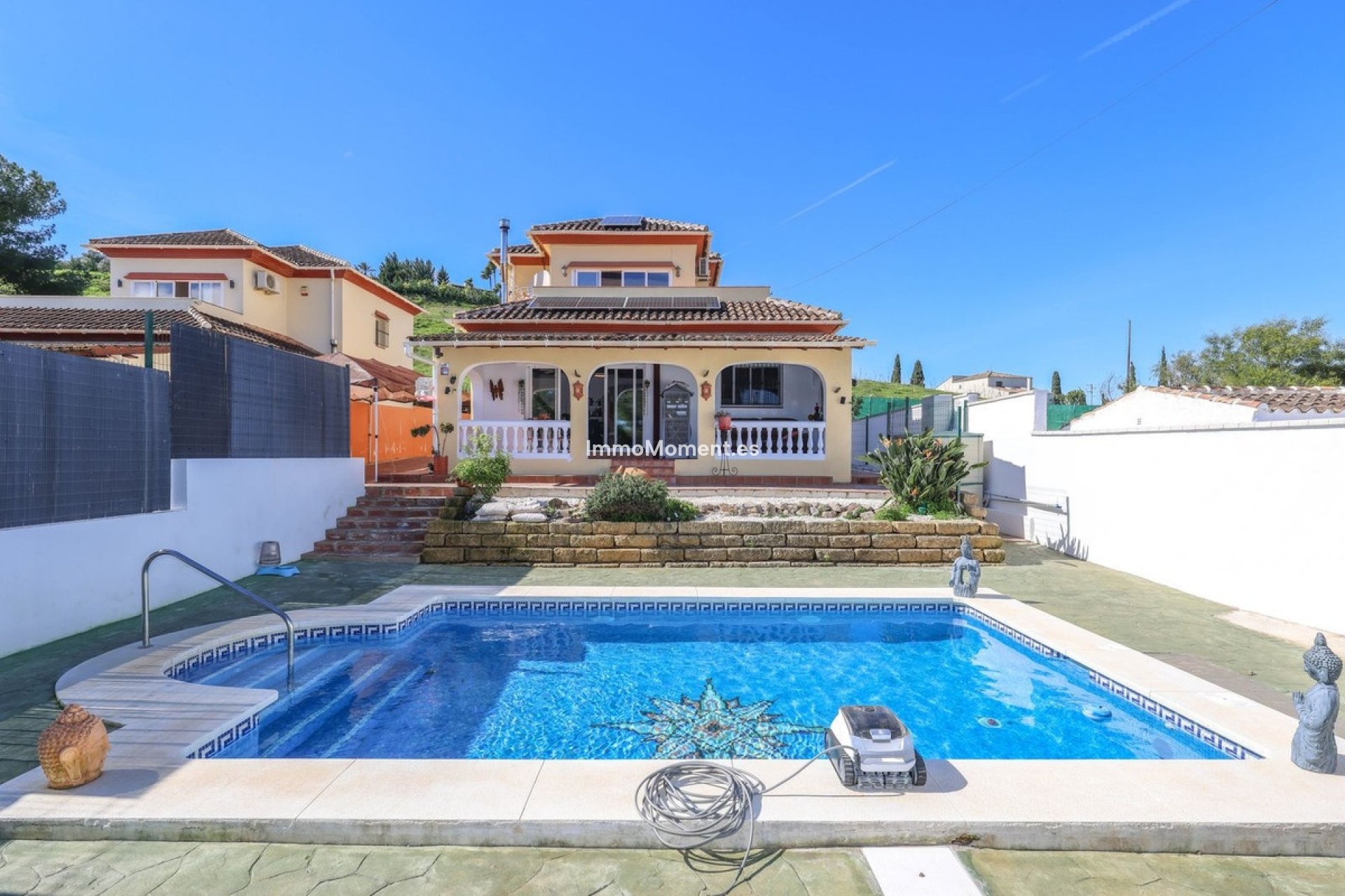 Resale - Villa - Inland  - Coín