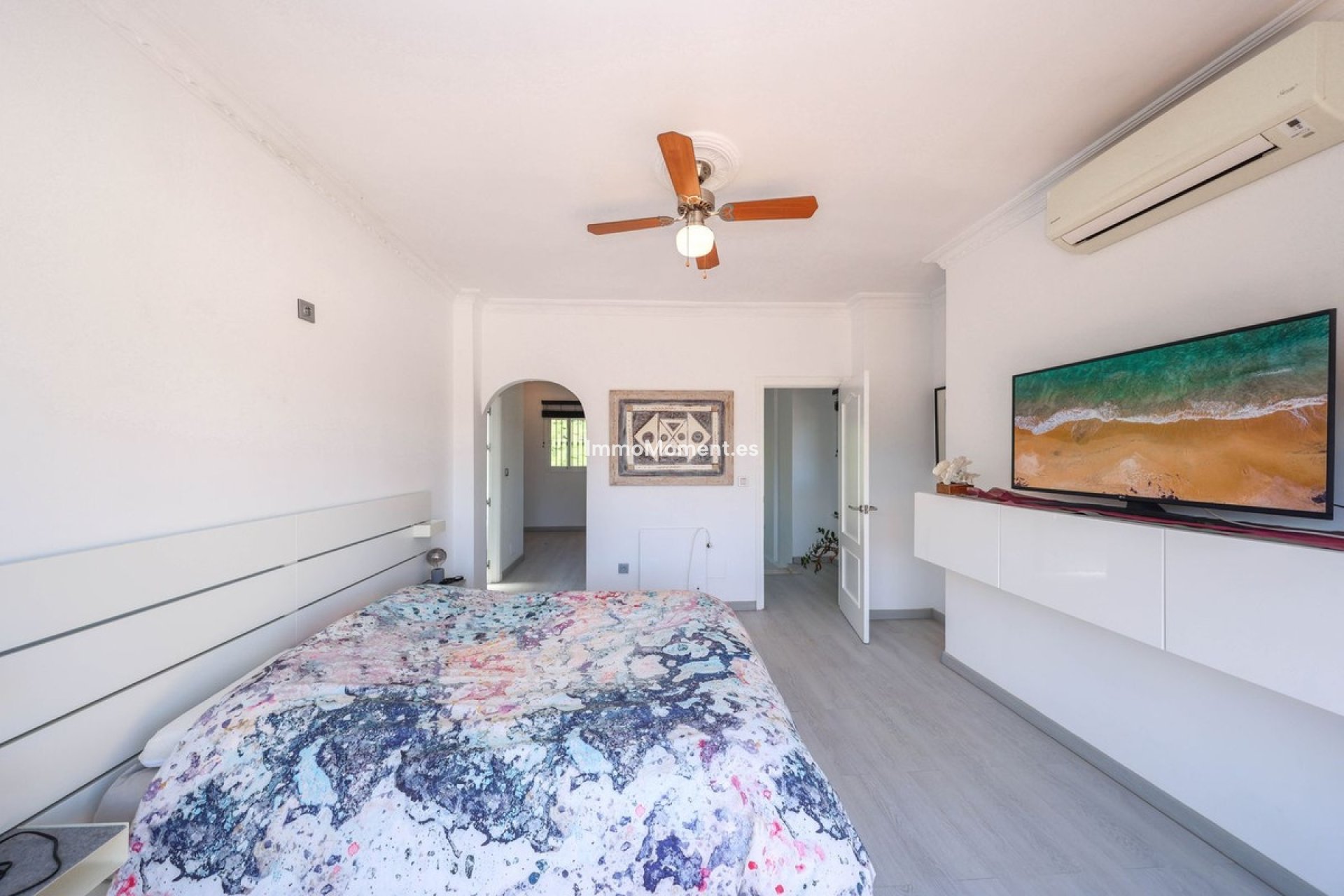 Resale - Villa - Inland  - Coín