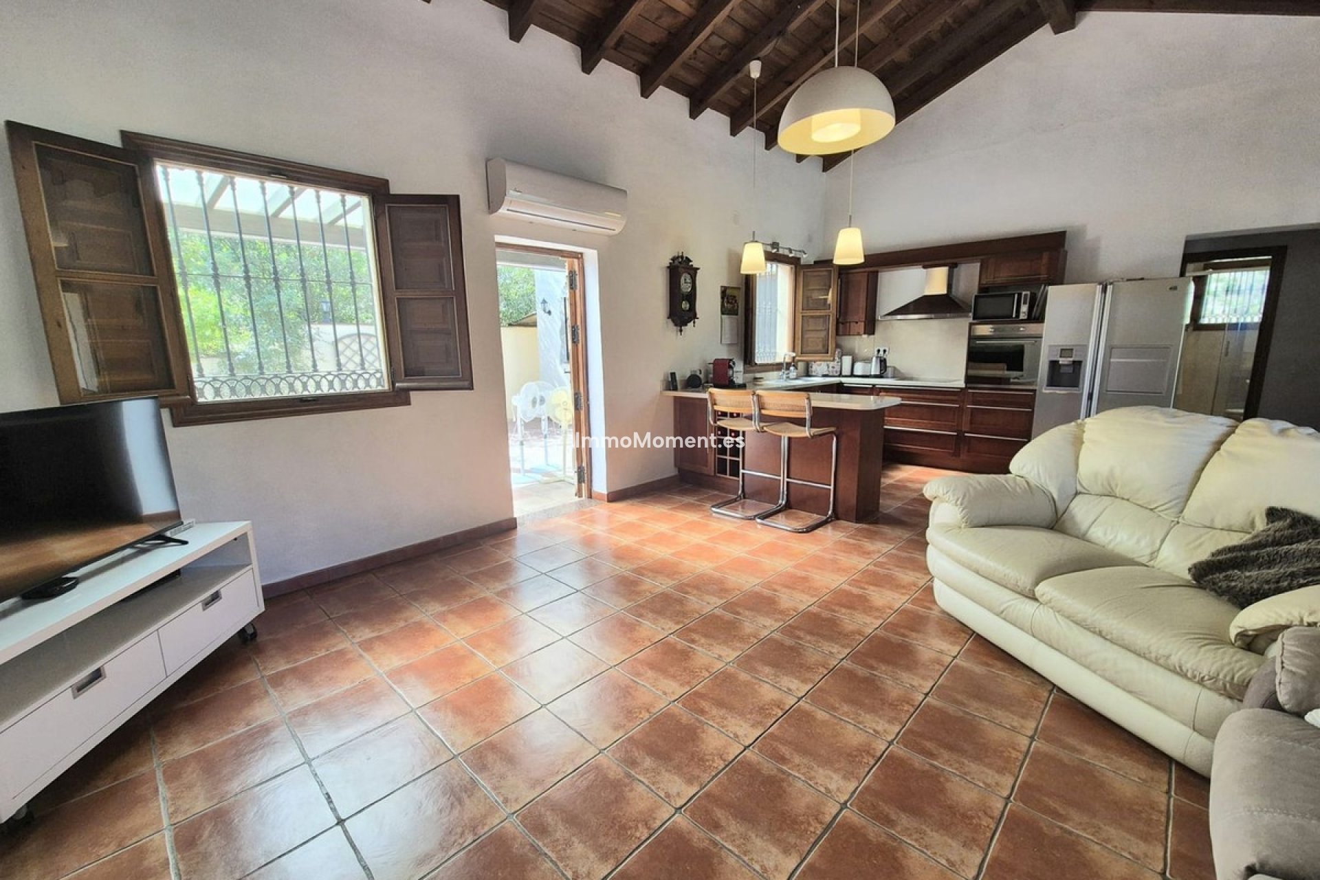 Resale - Villa - Inland  - Coín