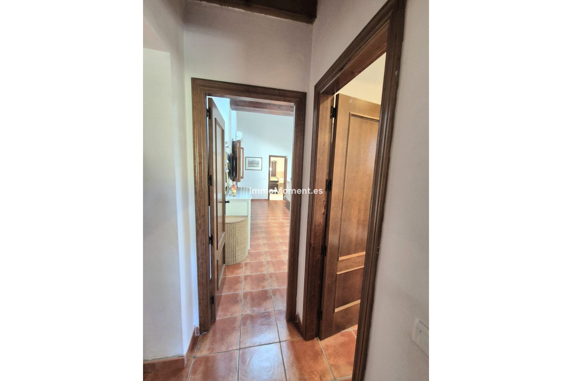 Resale - Villa - Inland  - Coín