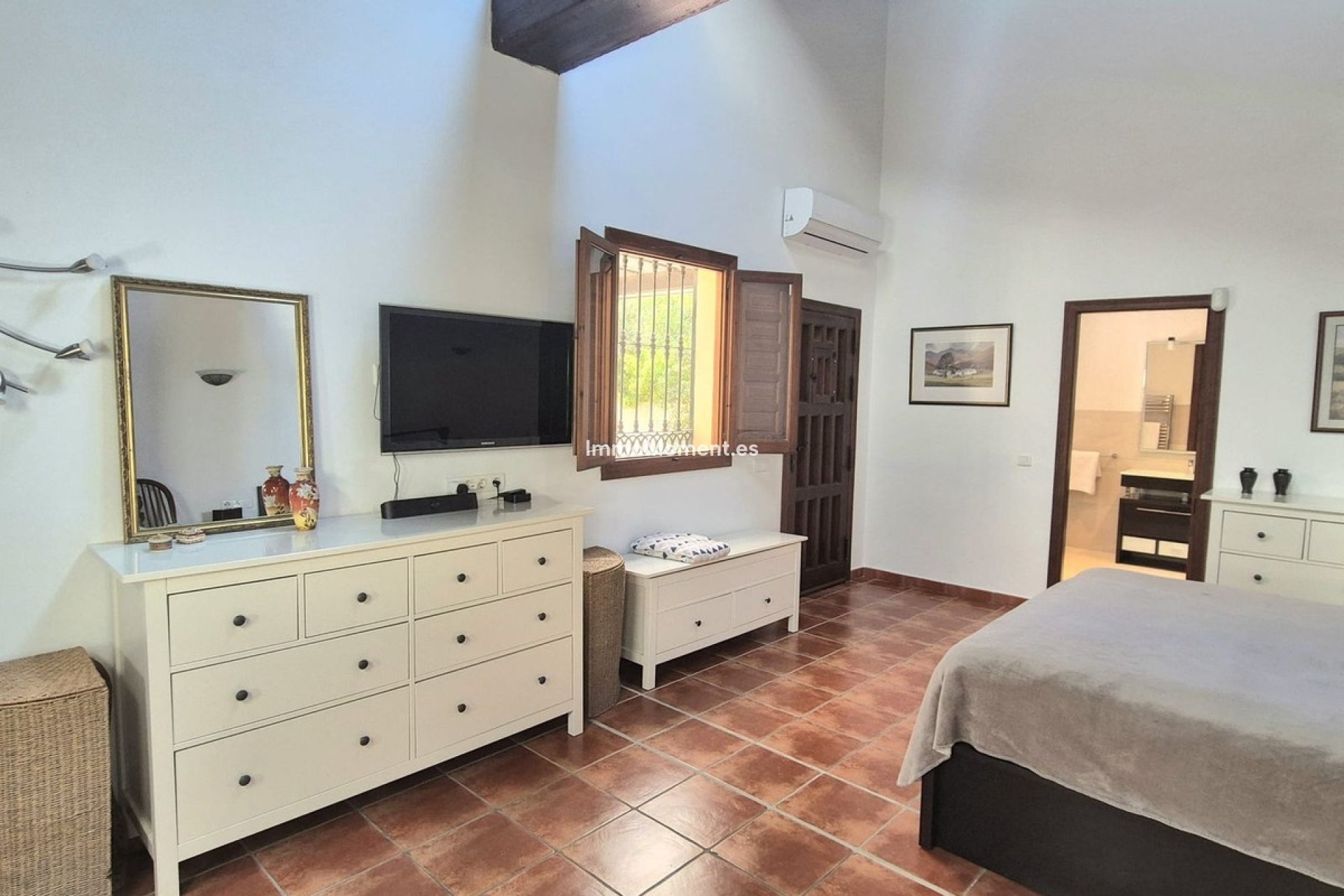 Resale - Villa - Inland  - Coín