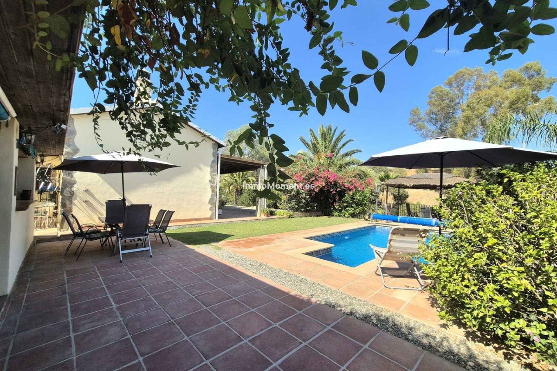 Resale - Villa - Inland  - Coín