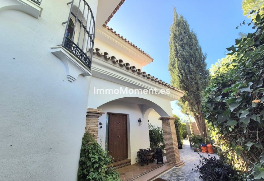 Resale - Villa - Inland  - Coín