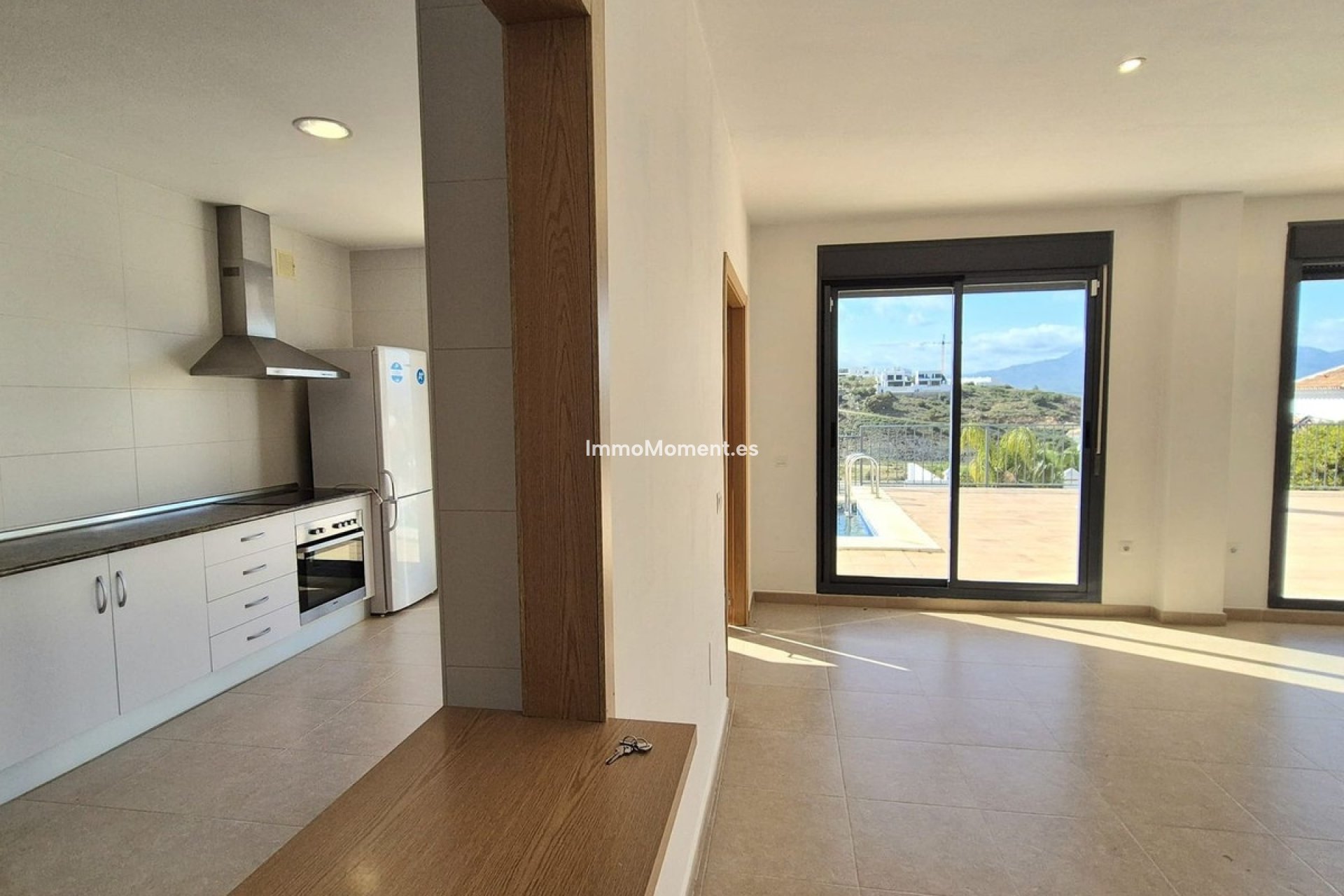 Resale - Villa - Inland  - Coín