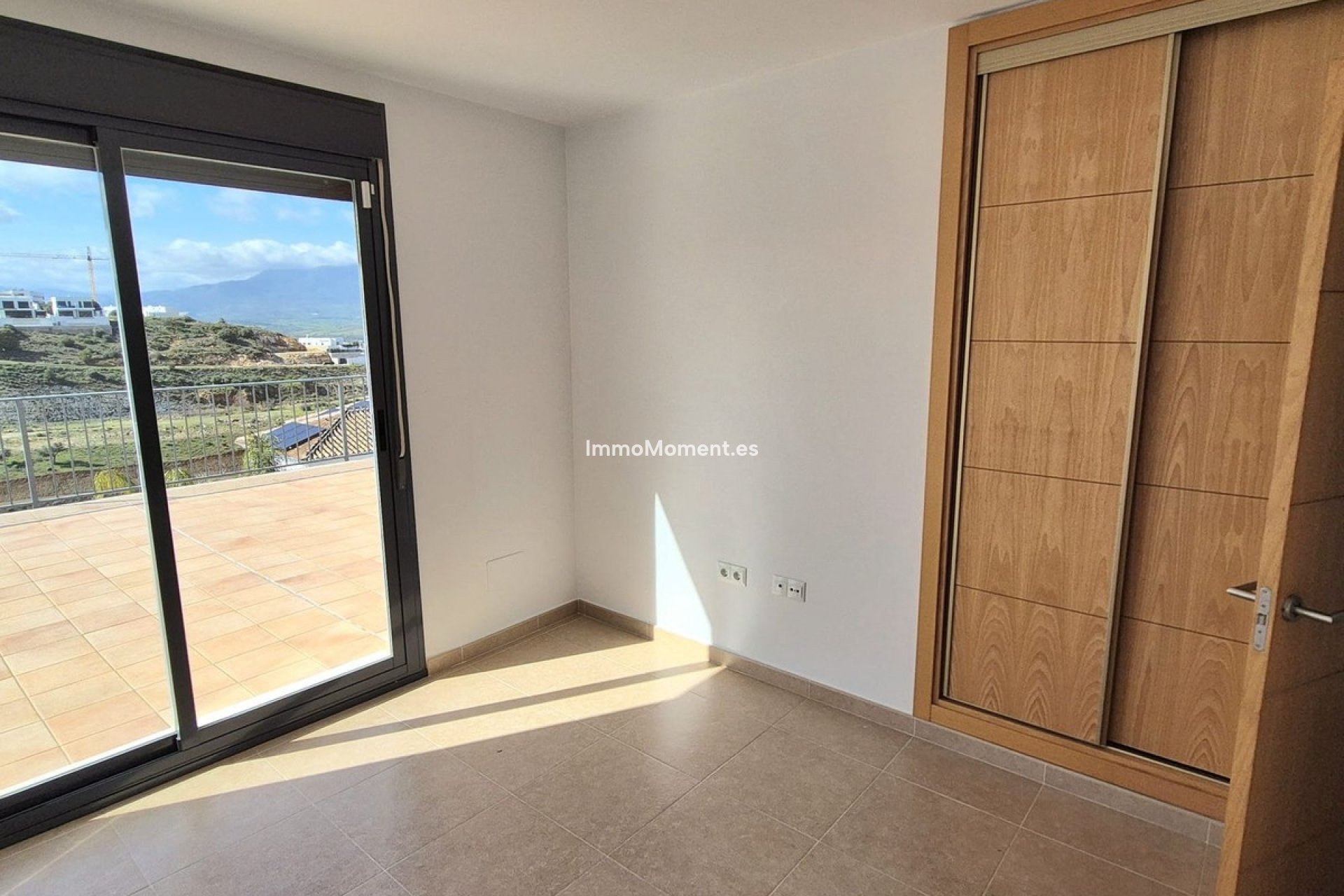 Resale - Villa - Inland  - Coín