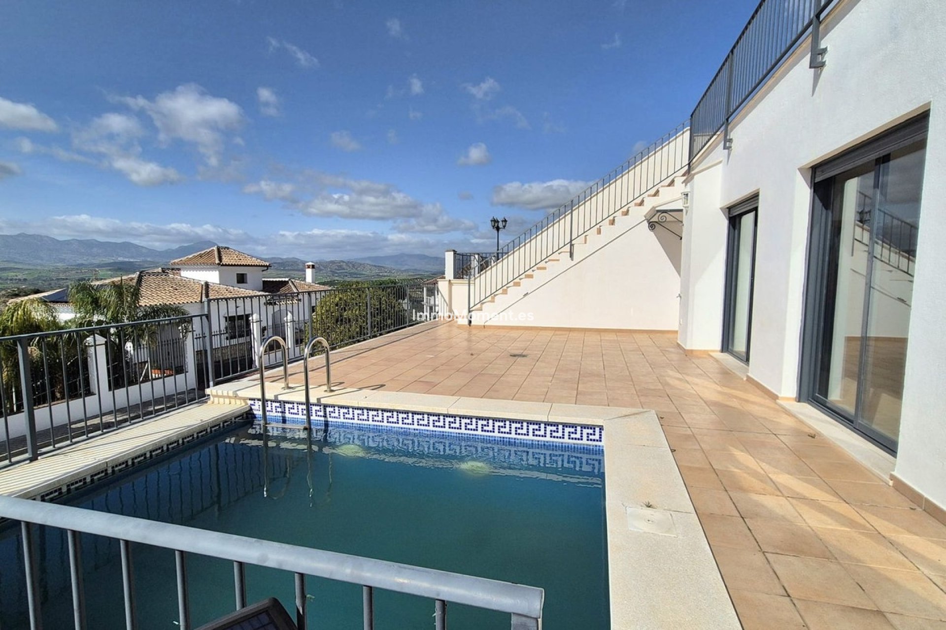 Resale - Villa - Inland  - Coín