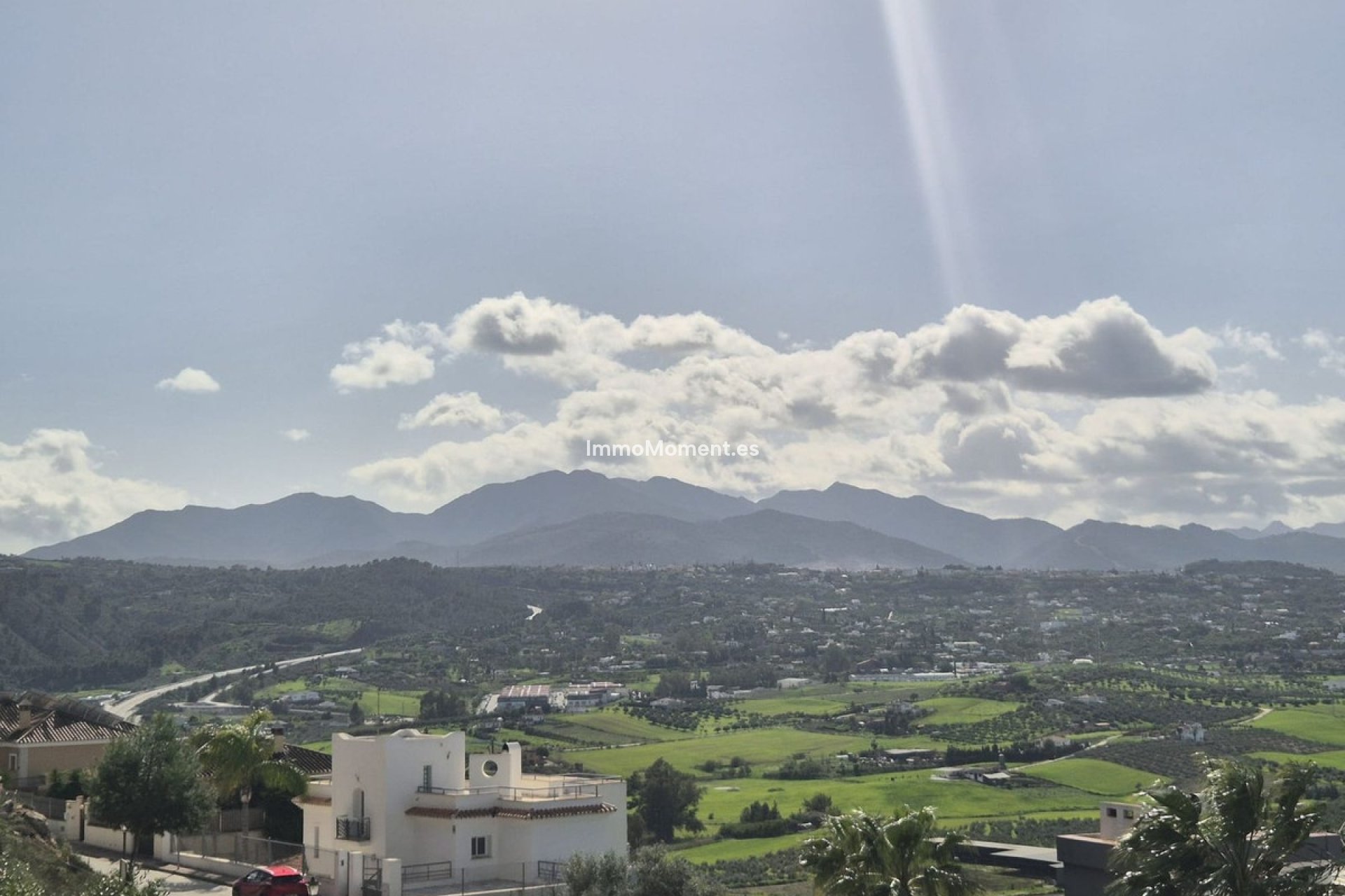 Resale - Villa - Inland  - Coín