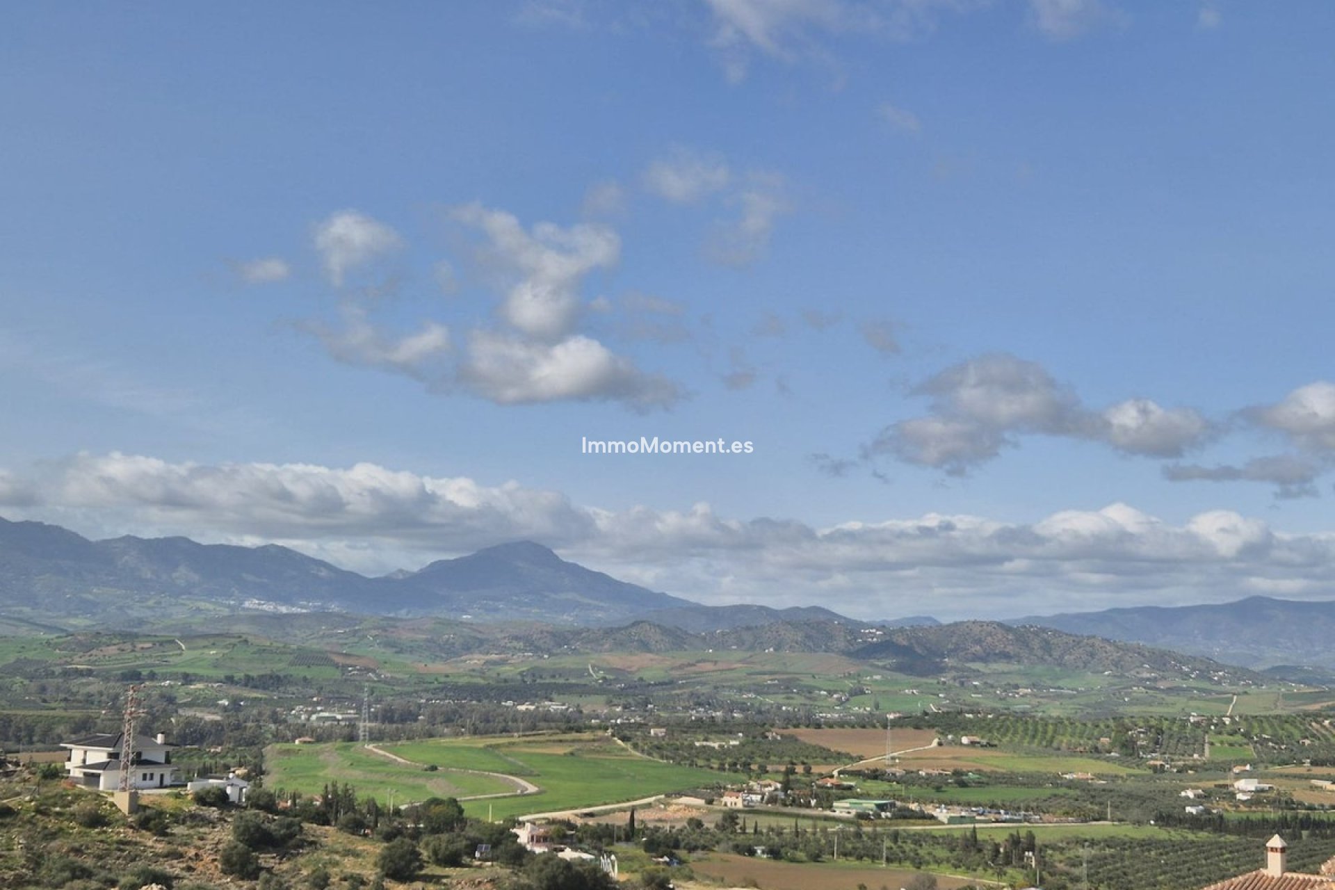 Resale - Villa - Inland  - Coín