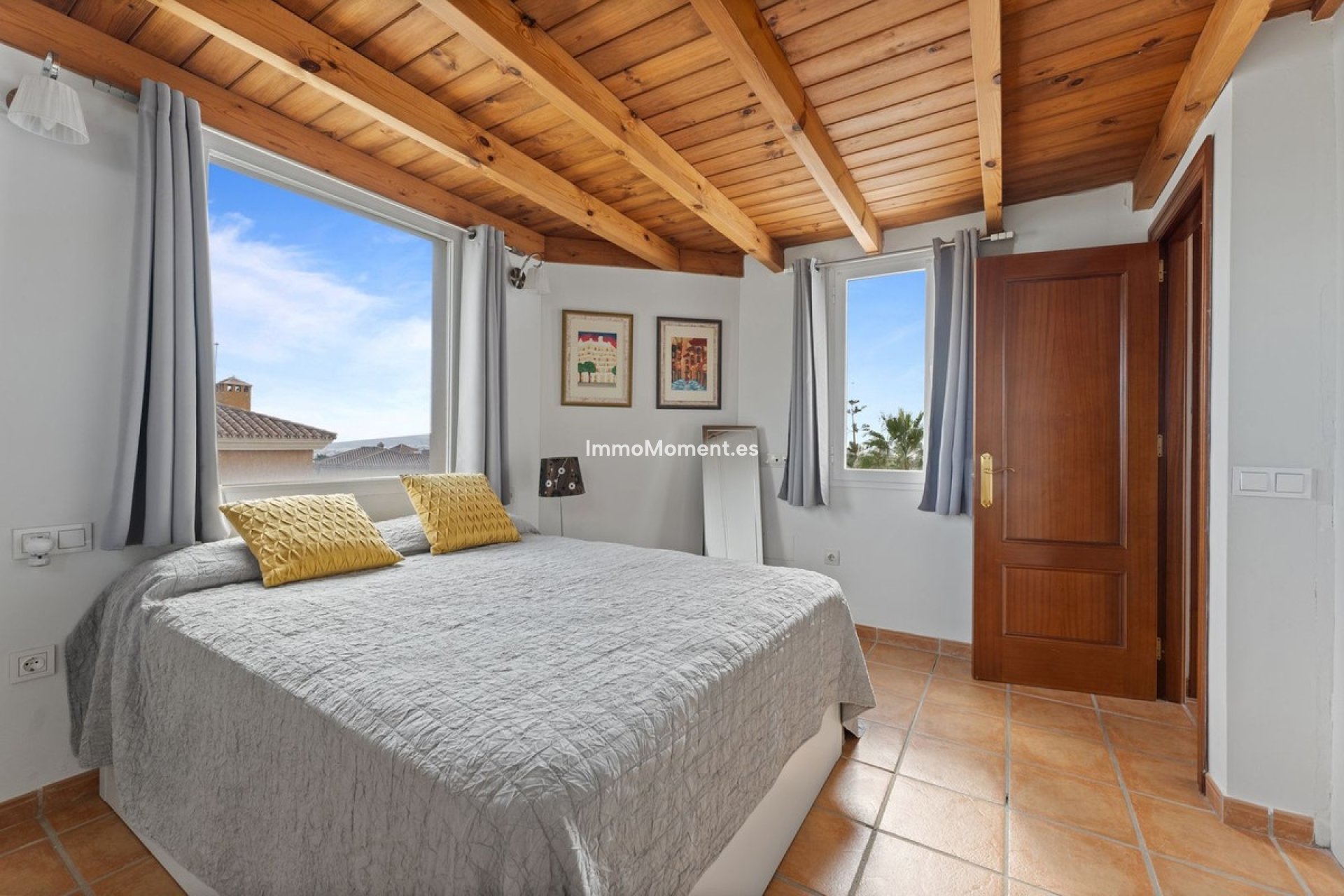 Resale - Villa - Inland  - Coín