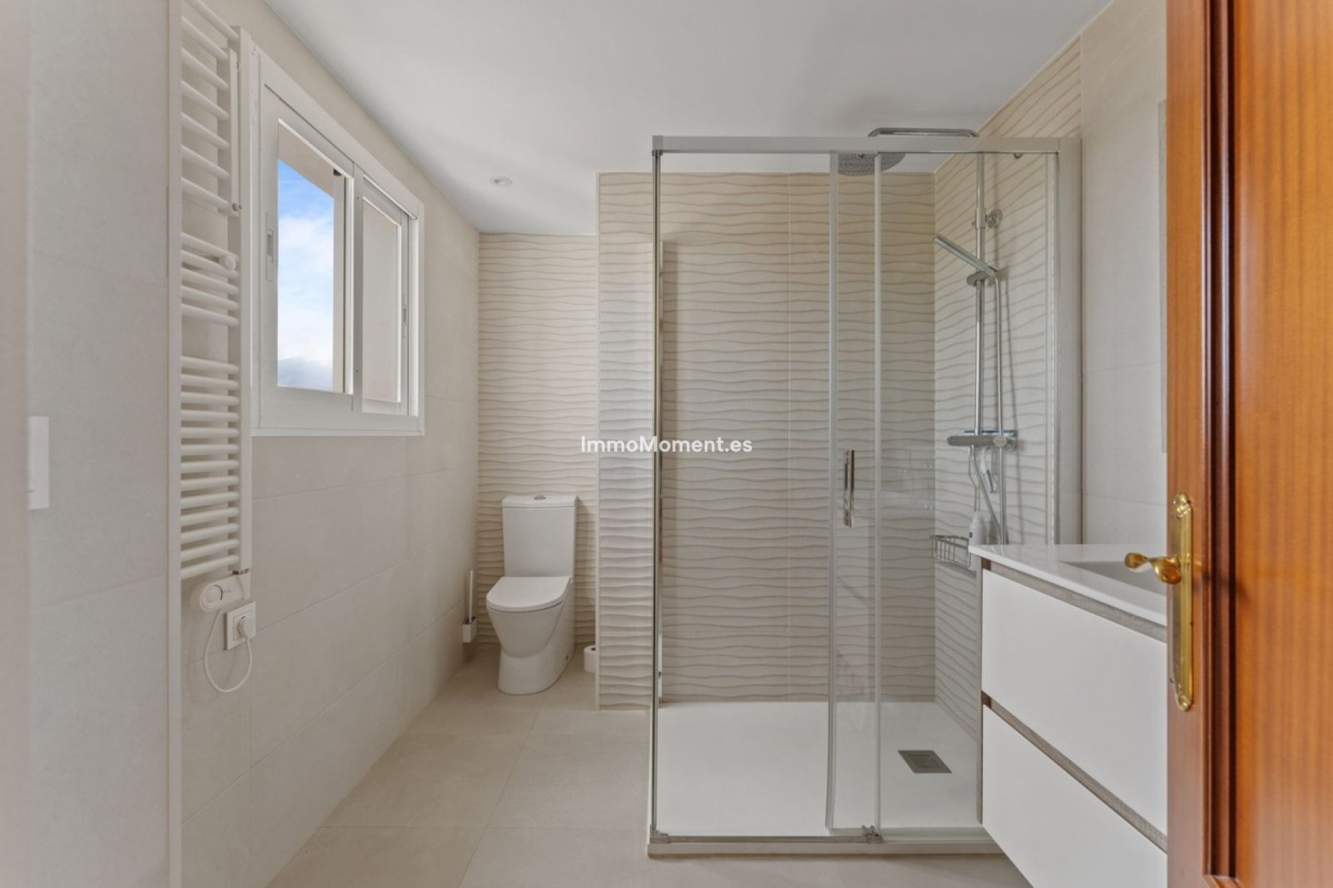 Resale - Villa - Inland  - Coín