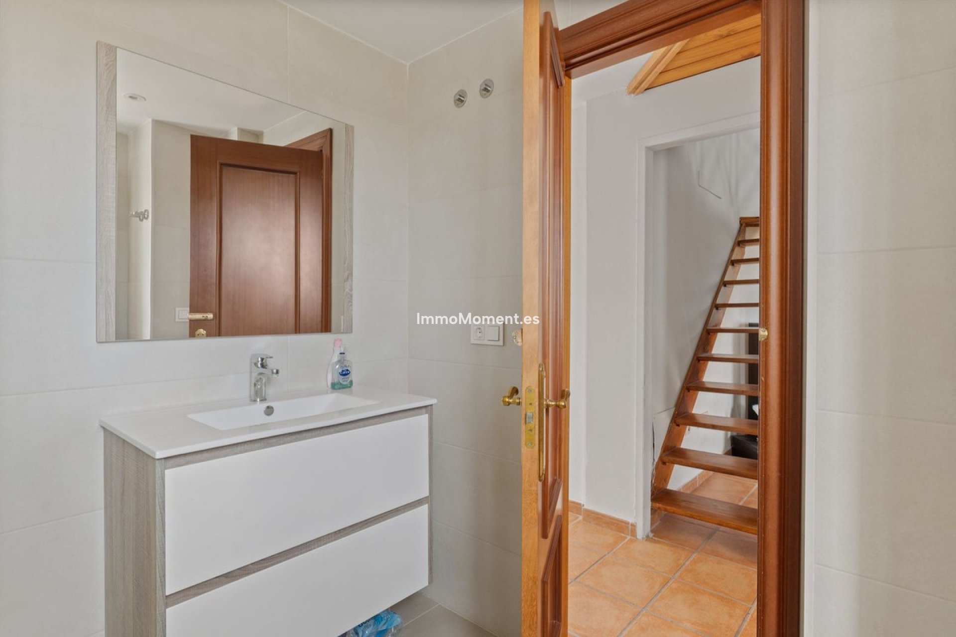 Resale - Villa - Inland  - Coín